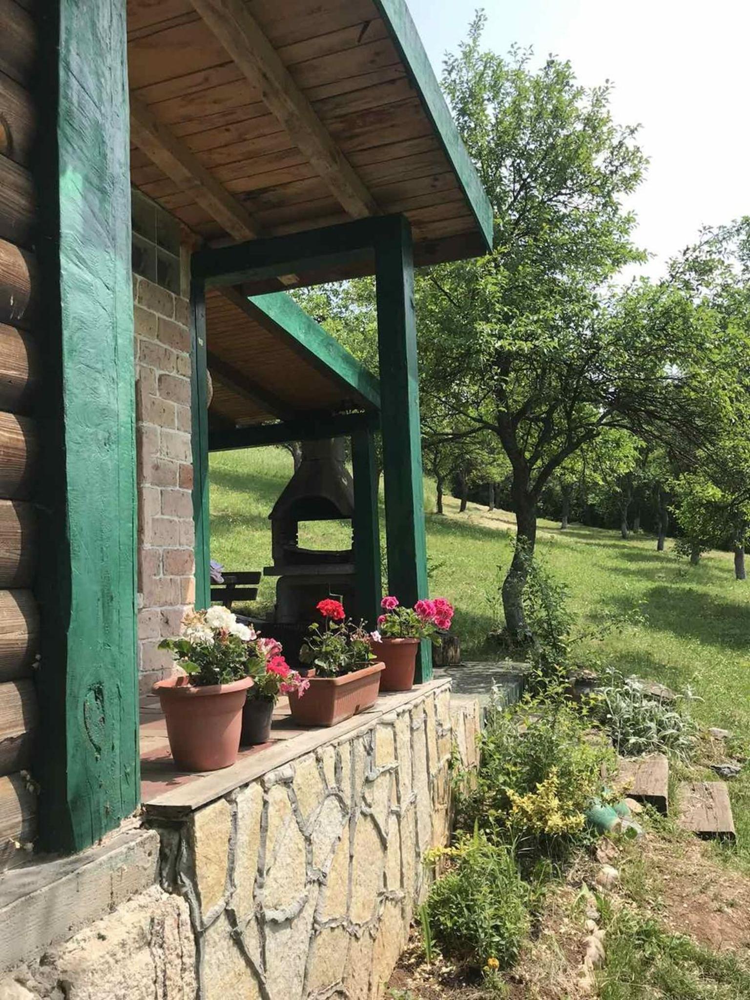 Chalet Etno Oaza near Airport