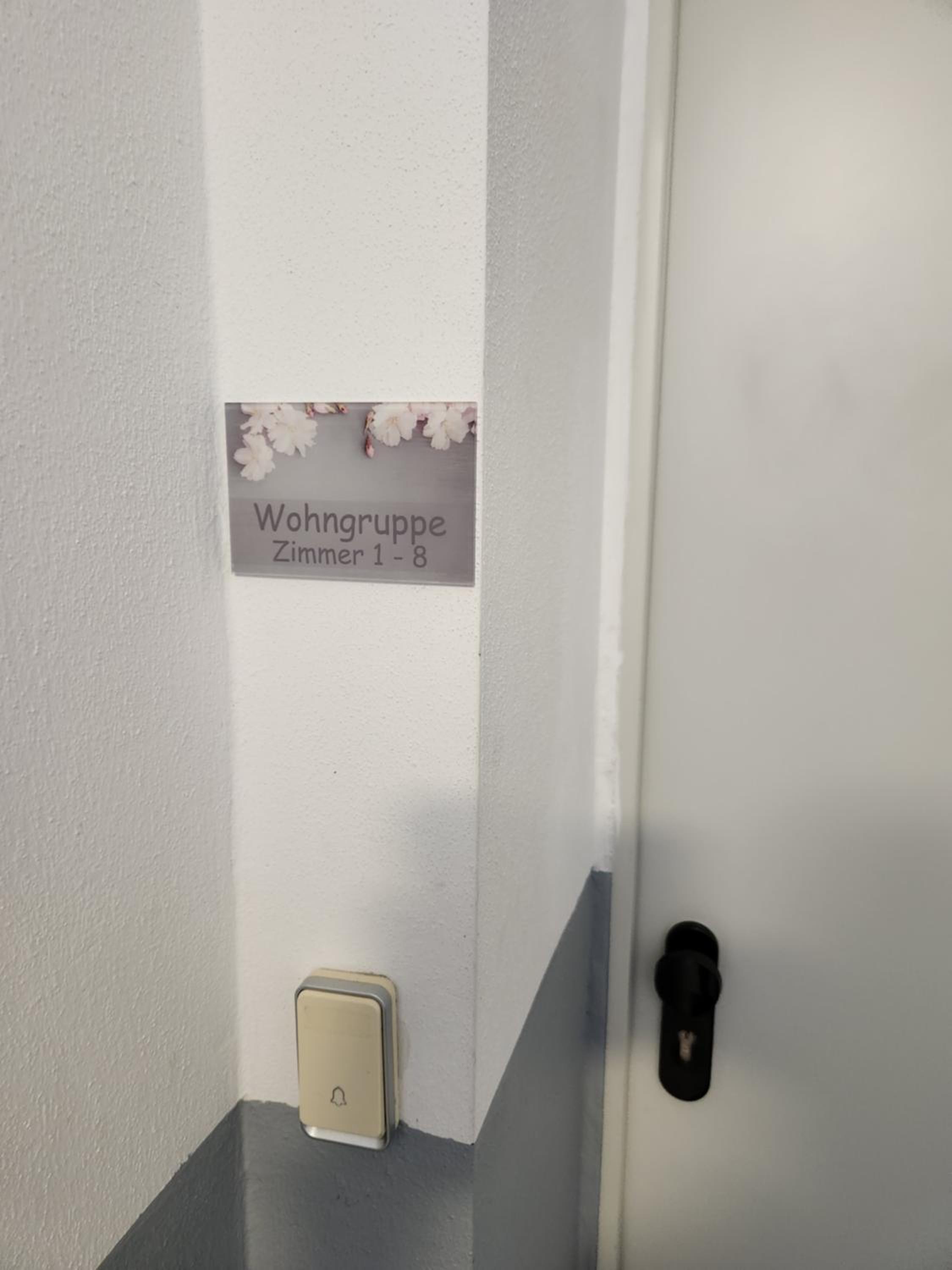 BIELEFELD CITY APARTMENTS - komfortable Einzelzimmer und Doppelzimmer - moderne Badezimmer, schnelles WLAN, Self-Check-In