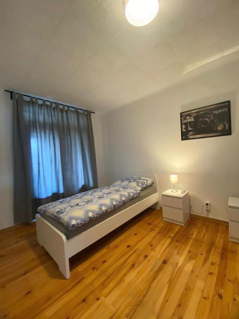 Monteurzimmer Pavan IK1 , Apartment for Workers Saarlouis Saarbrucken Uberherrn - KEINE Ferienwohnung - Property Image 1