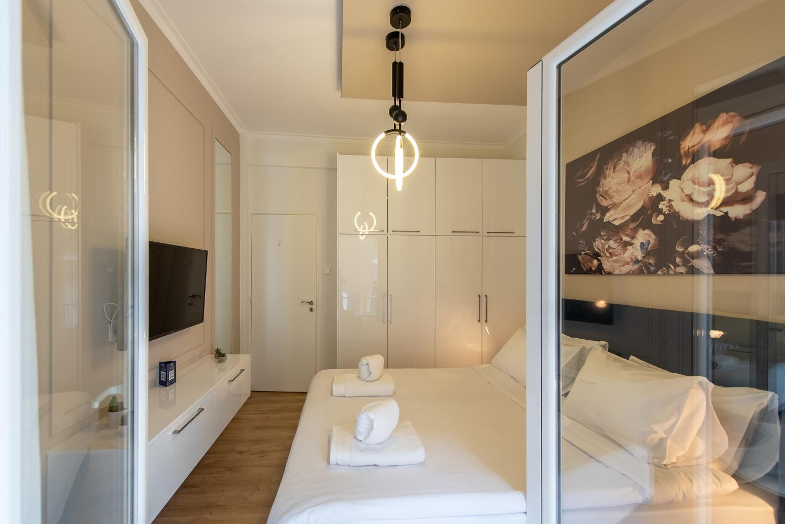 MEDLUXE COZY APARTMENT!