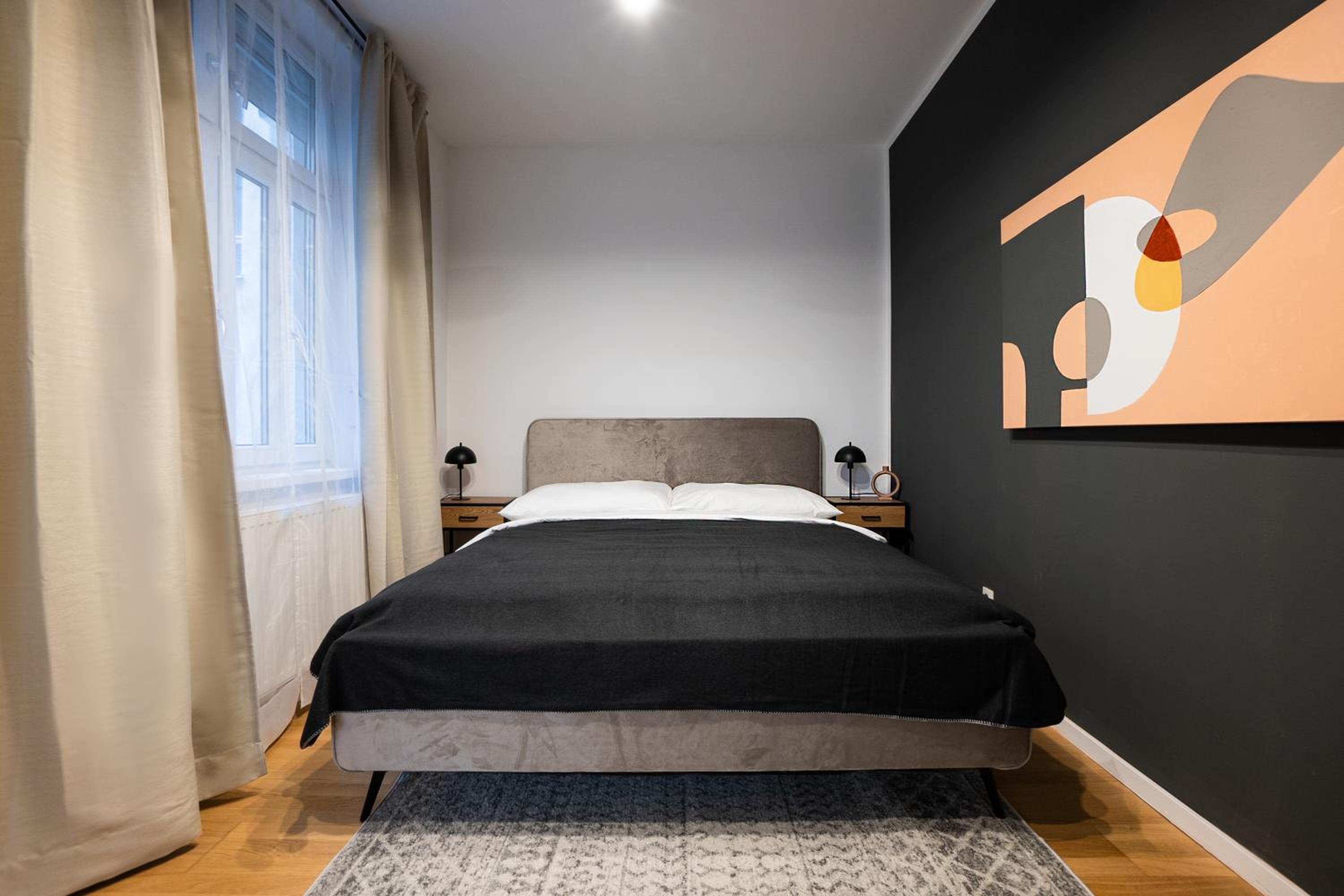 Aesthetic newly renovated apartment located near Belvedere Castle, 15 minutes from Stephansplatz