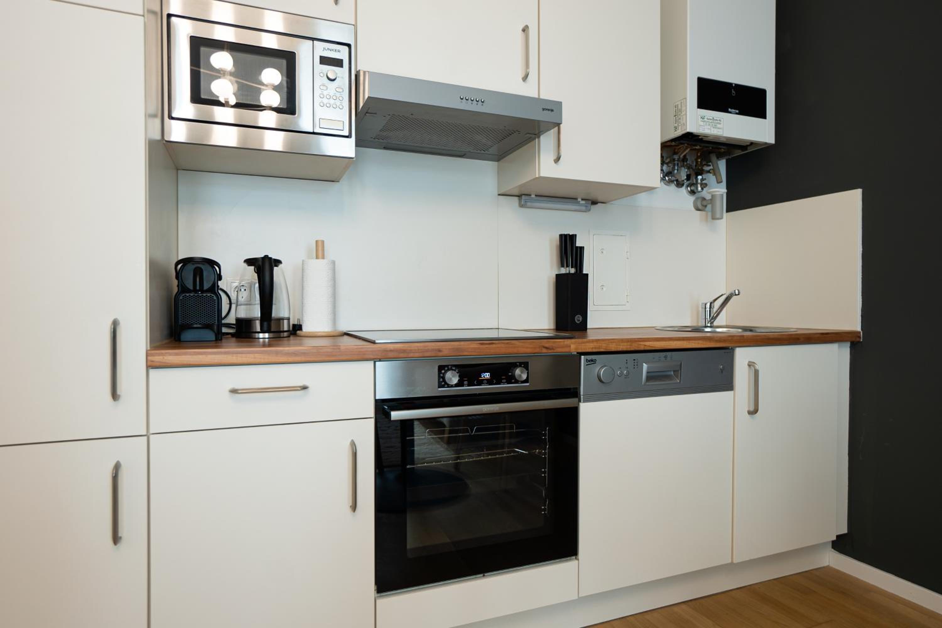 Aesthetic newly renovated apartment located near Belvedere Castle, 15 minutes from Stephansplatz