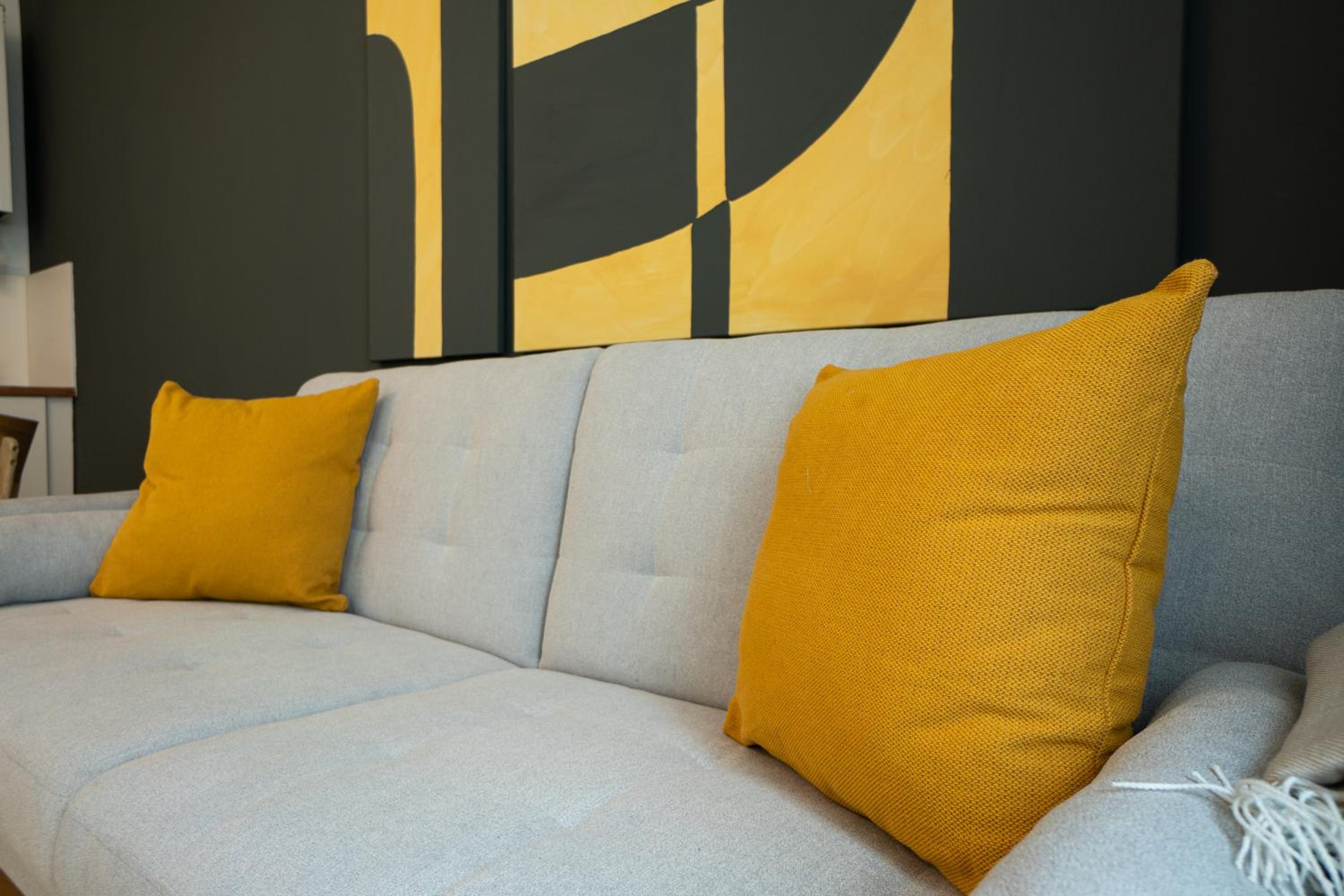 Aesthetic newly renovated apartment located near Belvedere Castle, 15 minutes from Stephansplatz