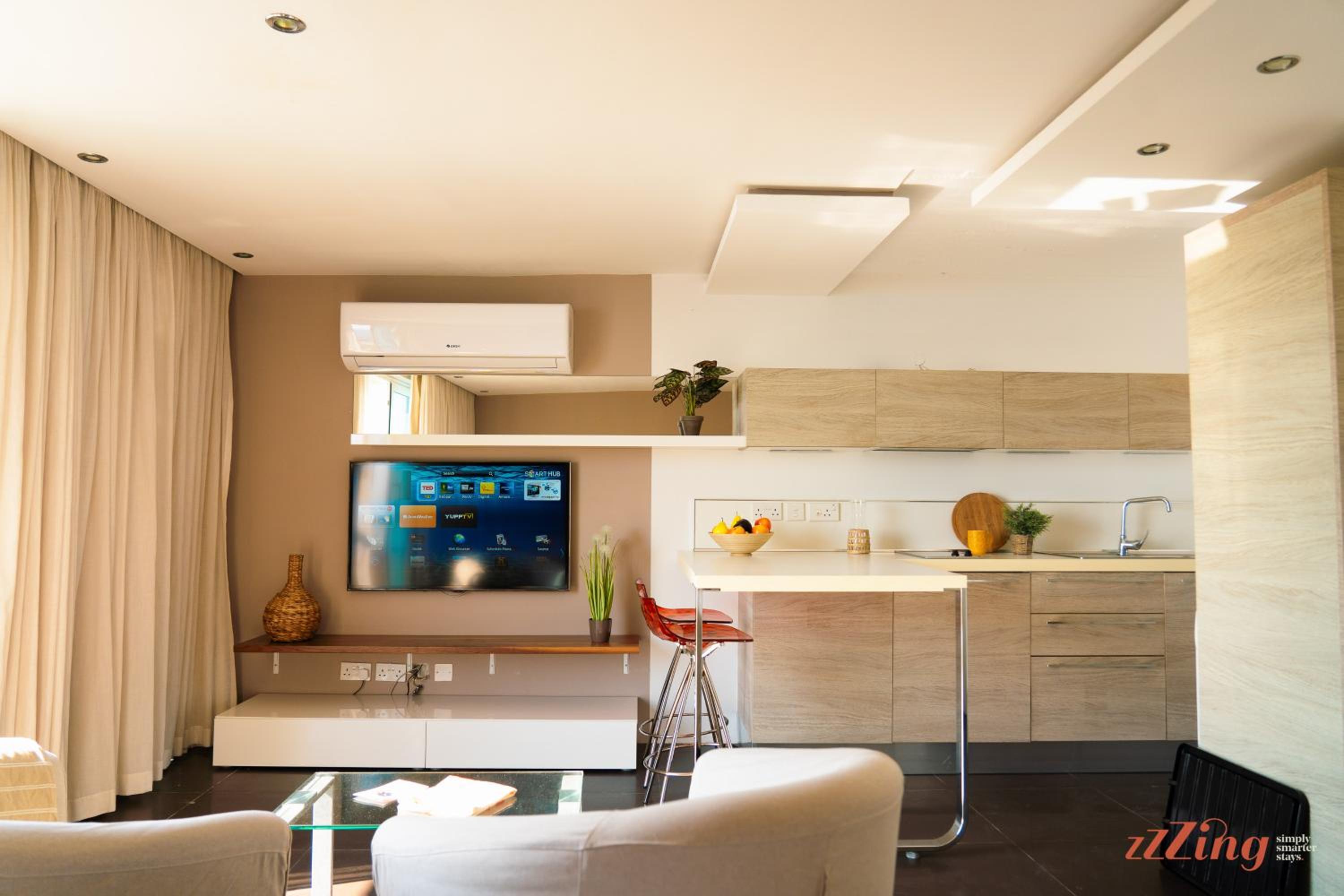 Seafront Studio with Stunning Terrace - Sliema, Malta view 2
