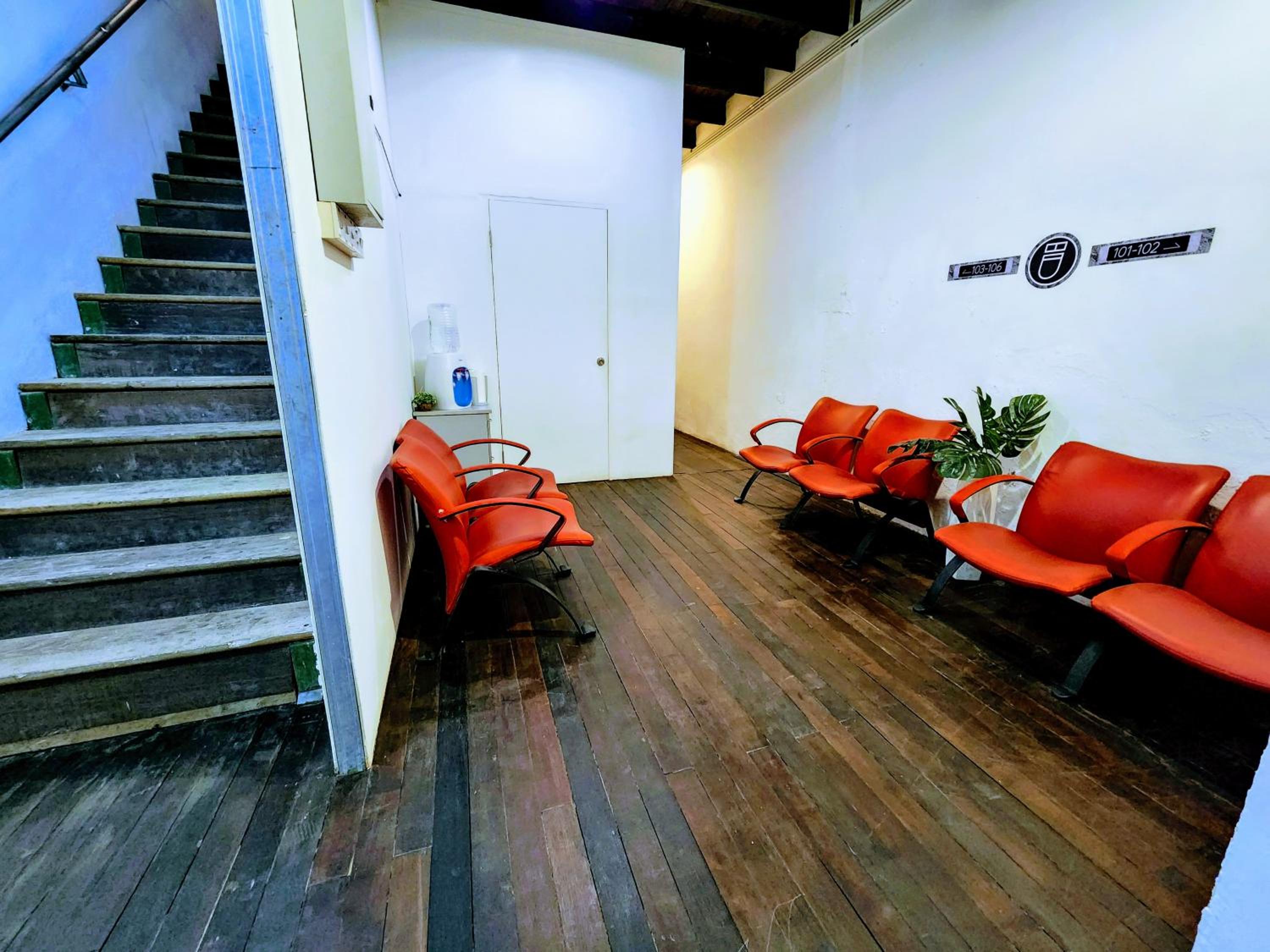 Upspot Kuching Waterfront Premium Hostel