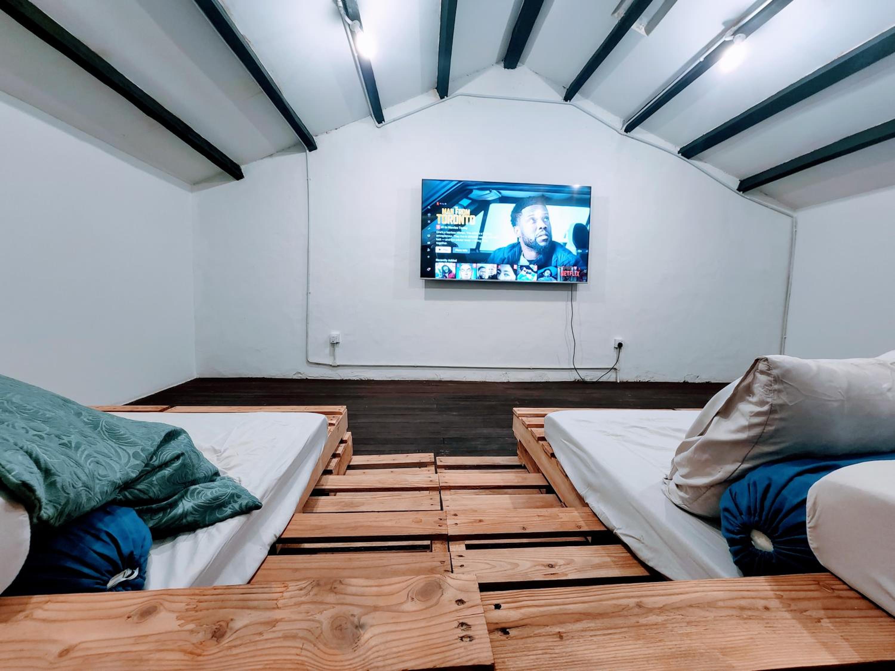 Upspot Kuching Waterfront Premium Hostel