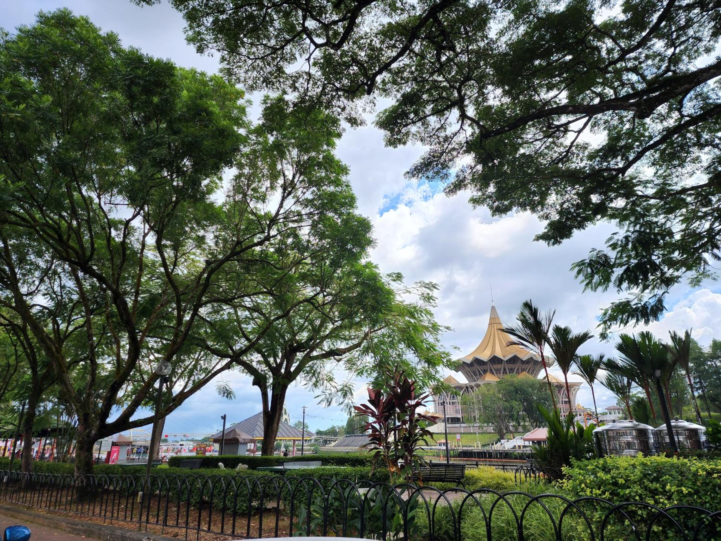 Upspot Kuching Waterfront Premium Hostel