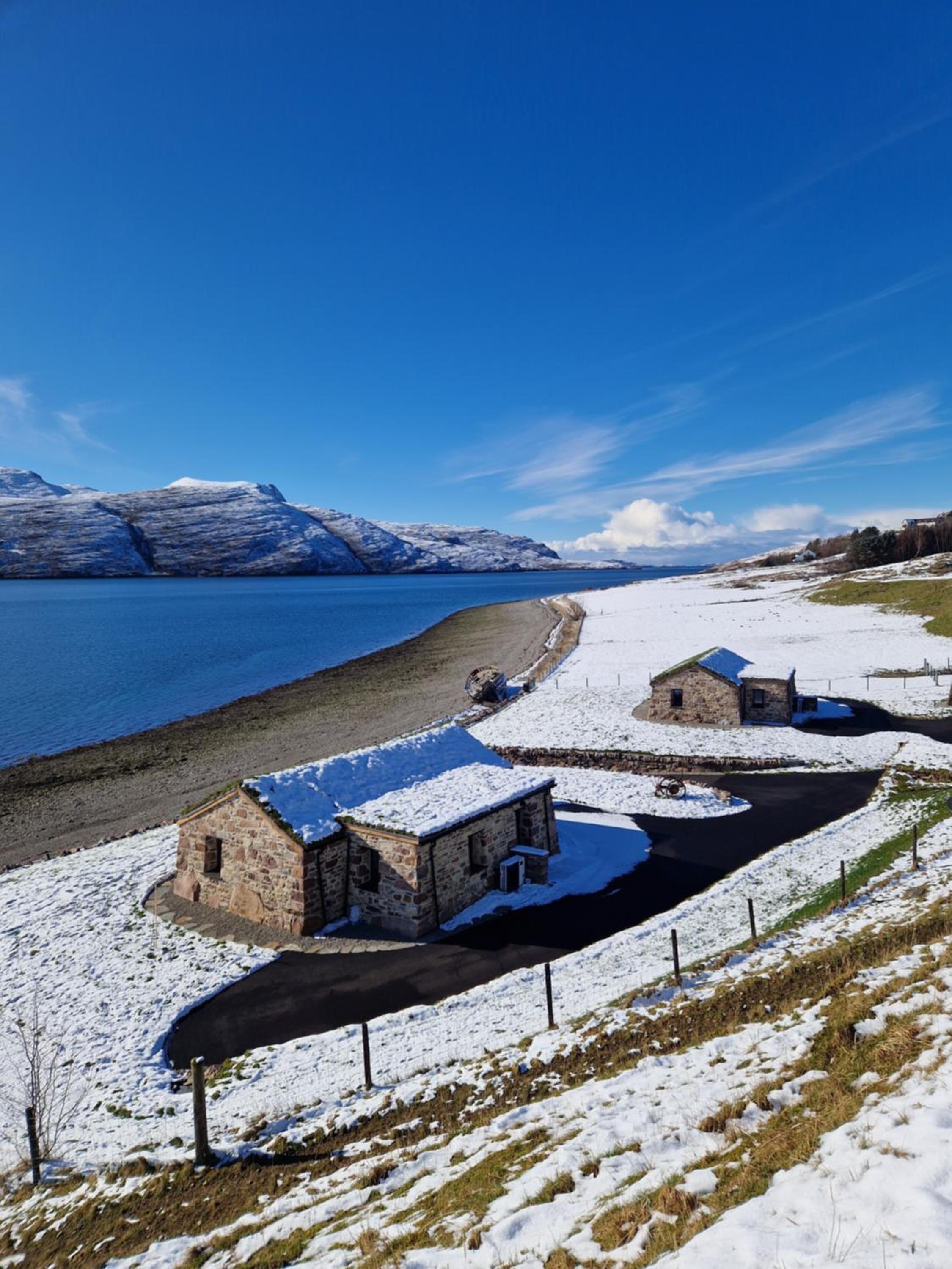 The Wreck - Lochside cottage Dog Friendly view 4
