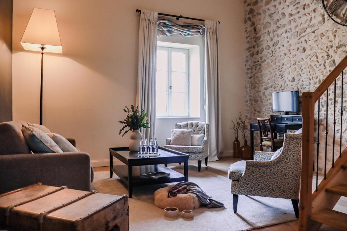 Château les Oliviers de Salettes 12