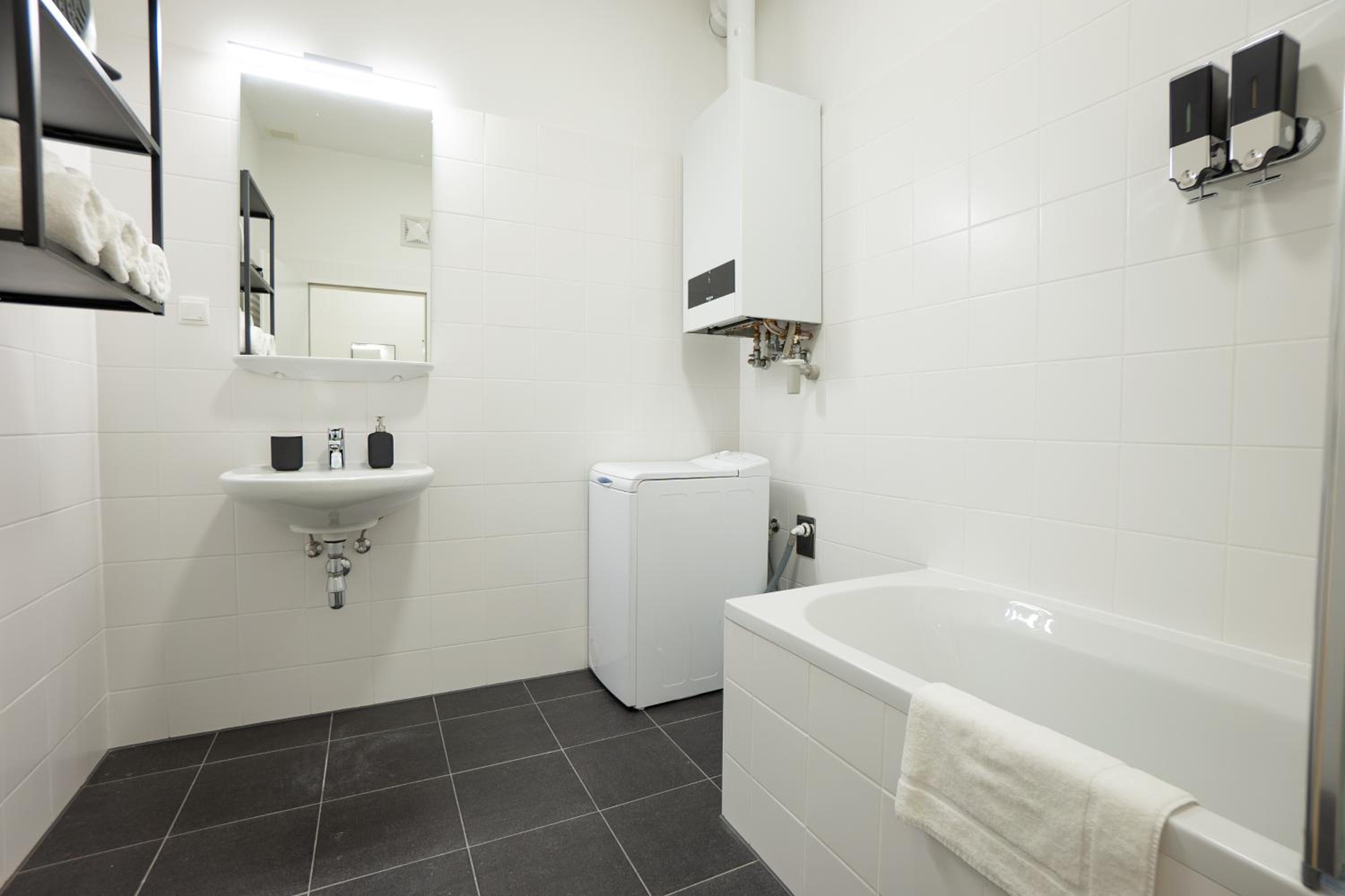 Modern apartment near Belvedere Castle