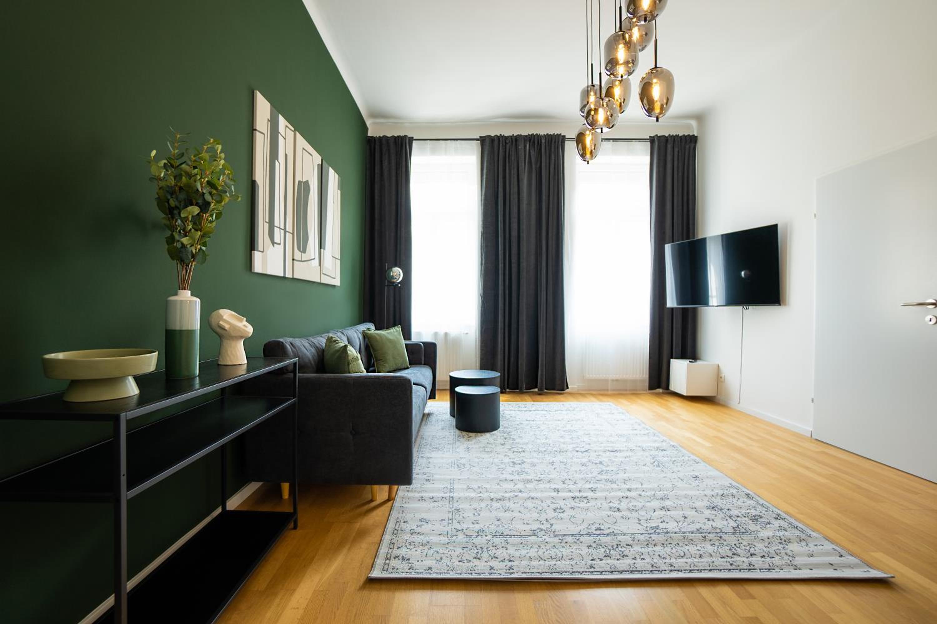 Modern apartment near Belvedere Castle