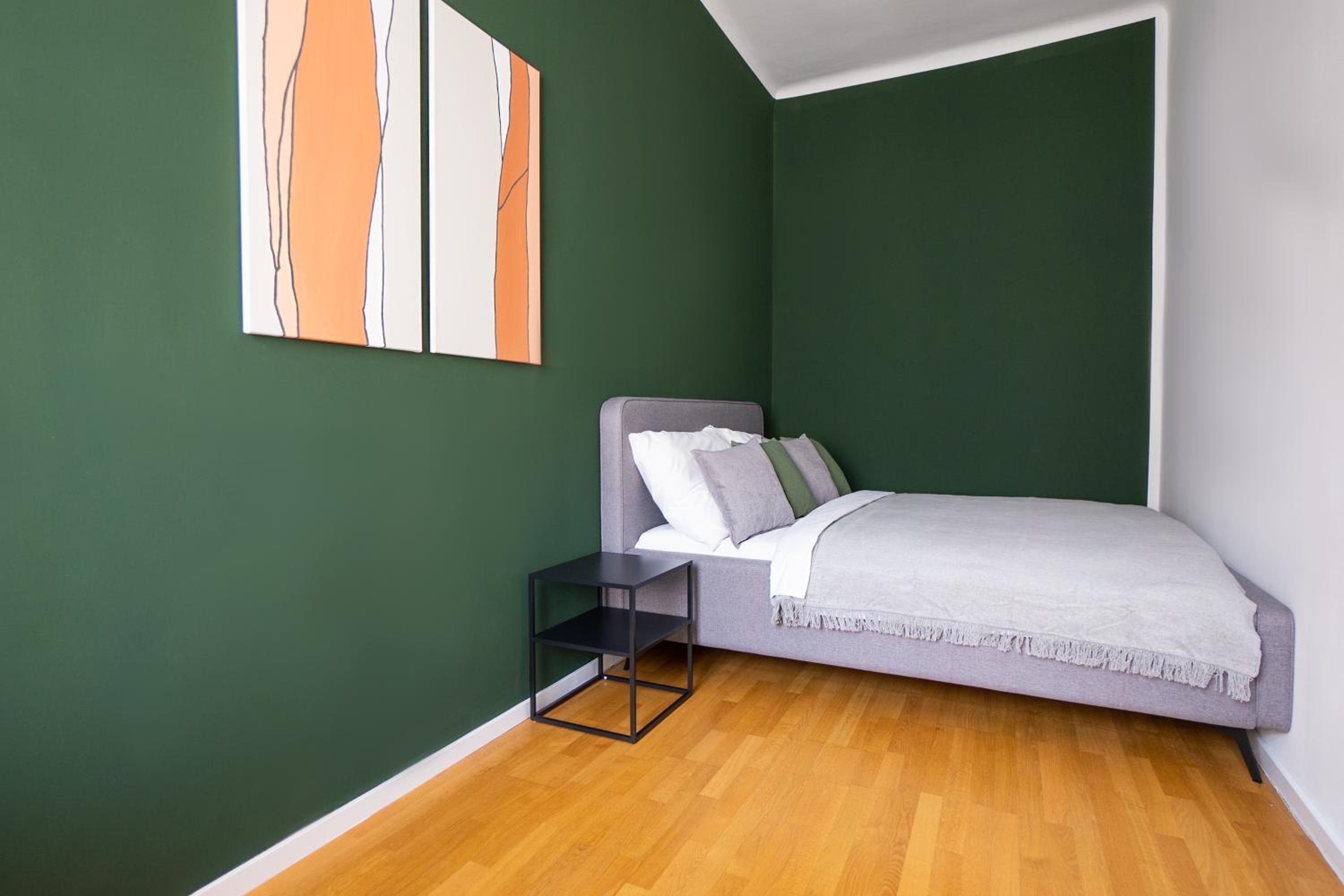 Modern apartment near Belvedere Castle