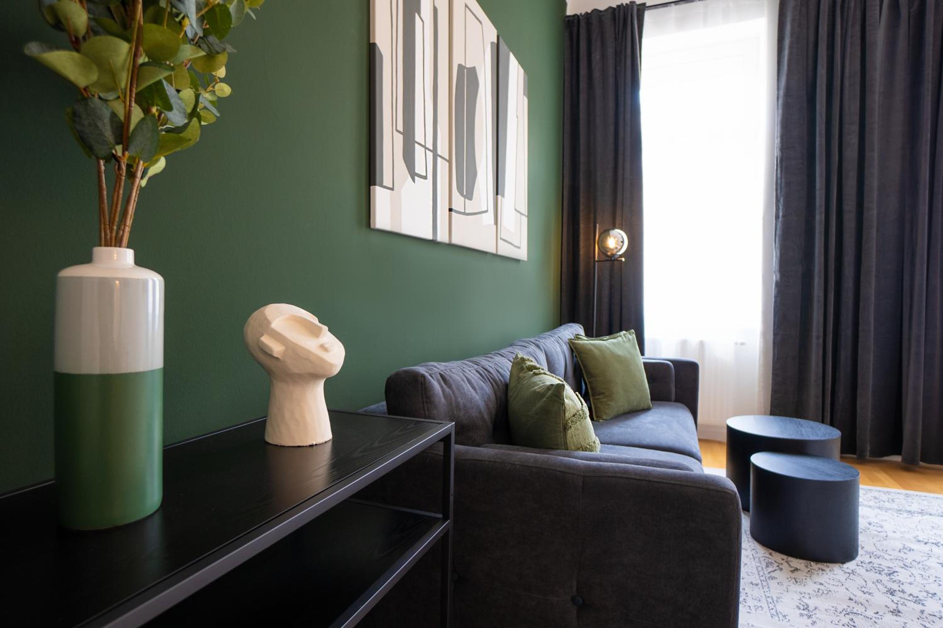 Modern apartment near Belvedere Castle