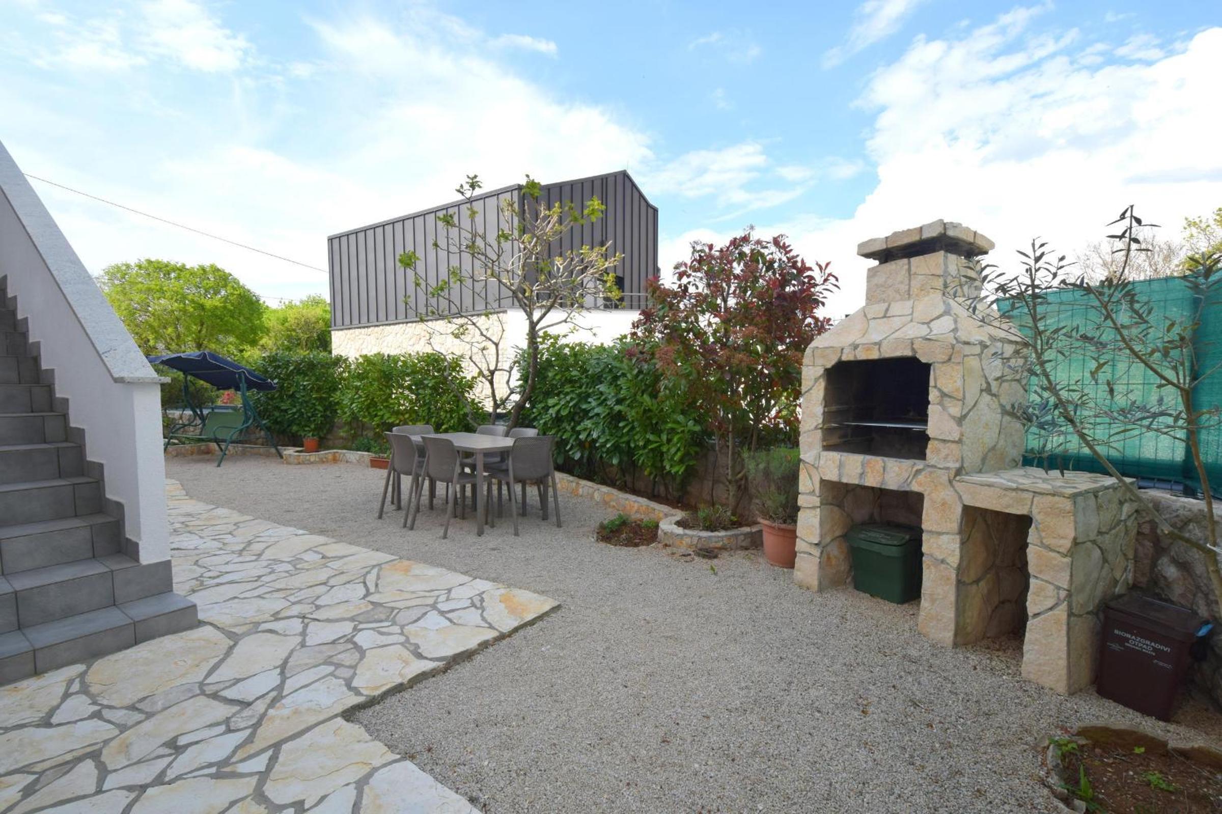 Apartments and Rooms Letizia view 4