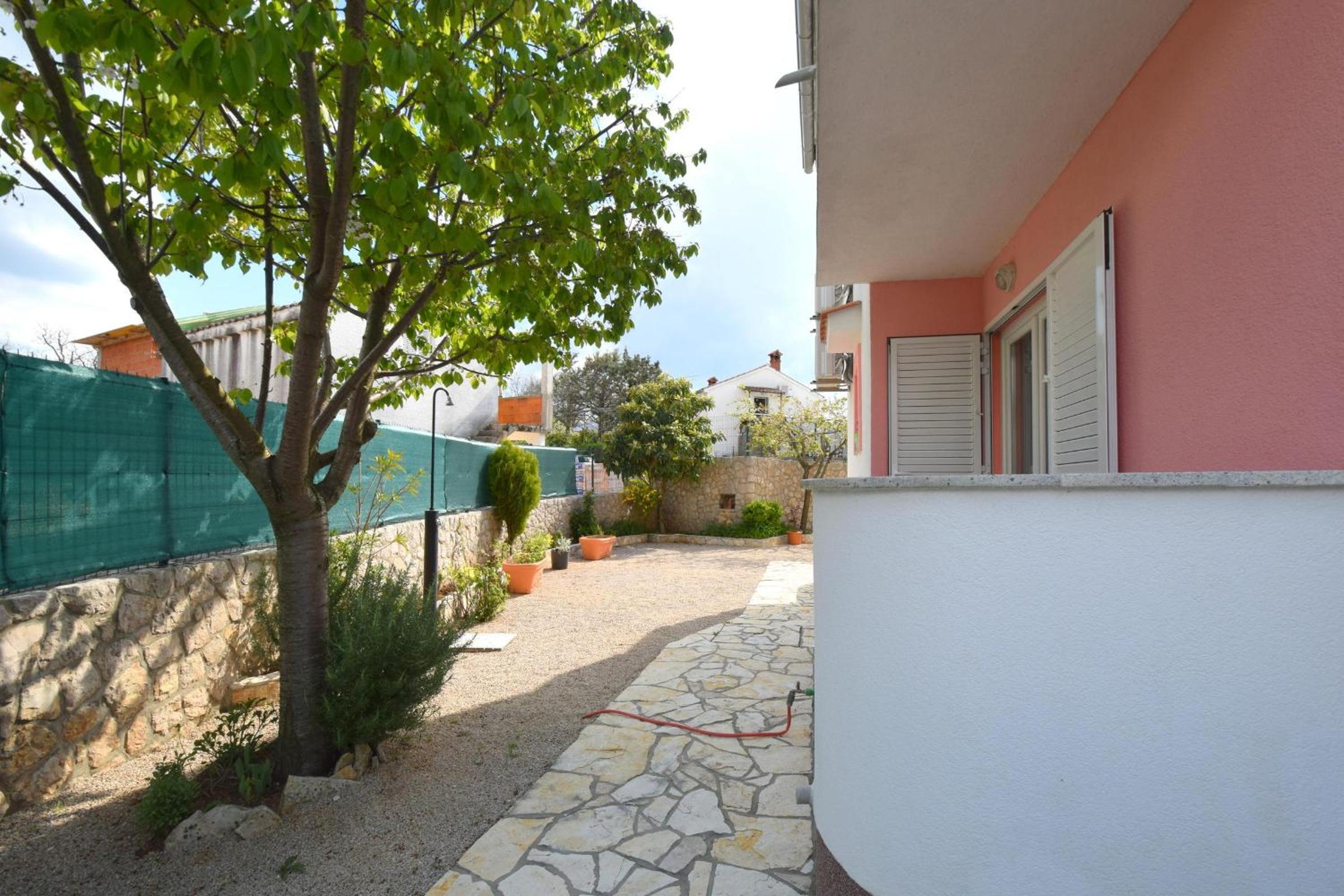 Apartments and Rooms Letizia view 5