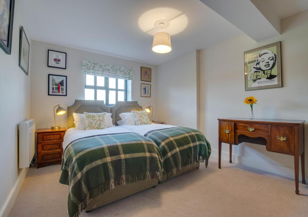 3 Hilltop Cottages view 4