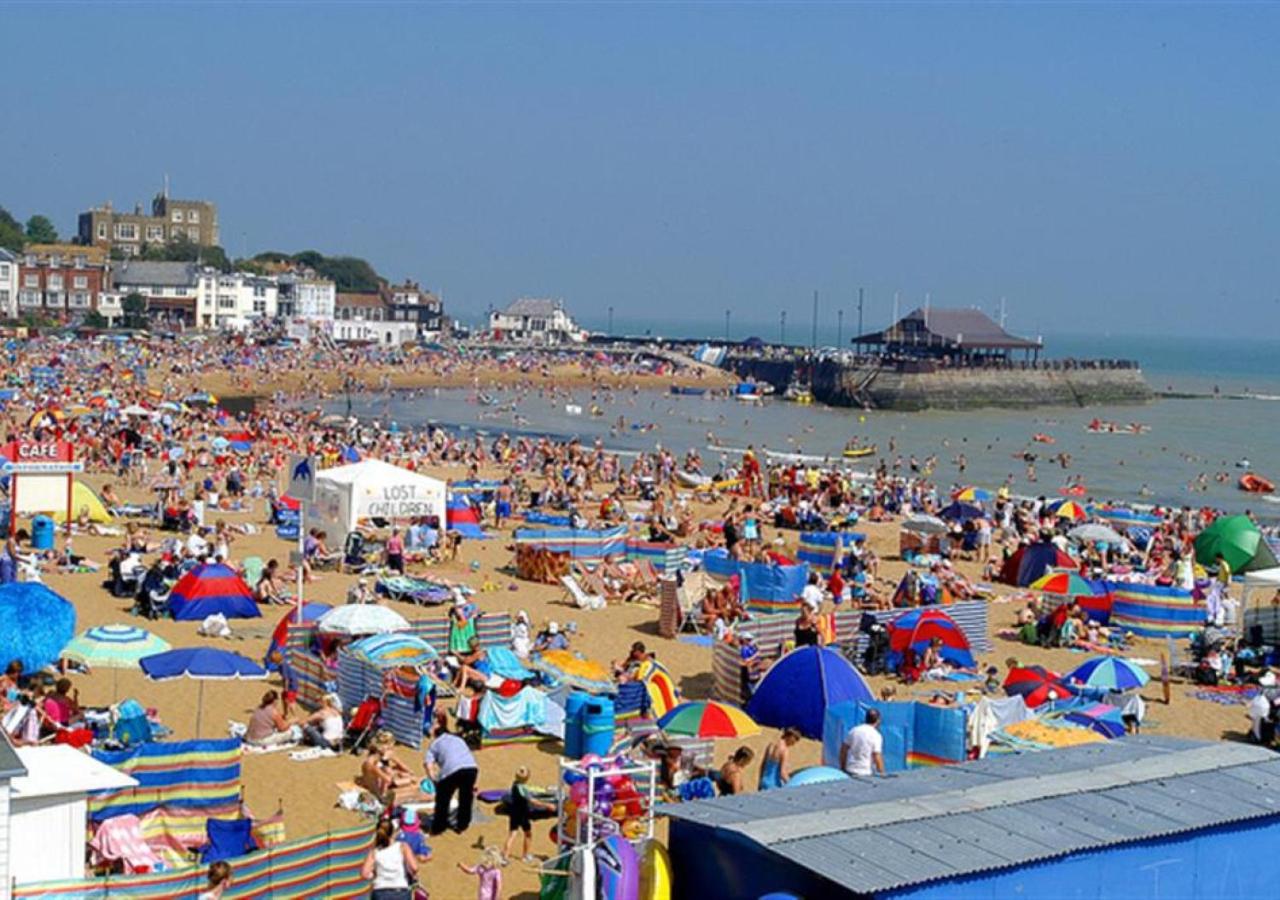 2 Bed in Broadstairs oc-th017