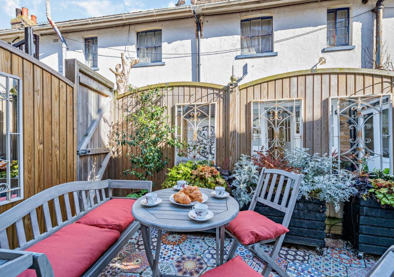 Beachtown Cottage