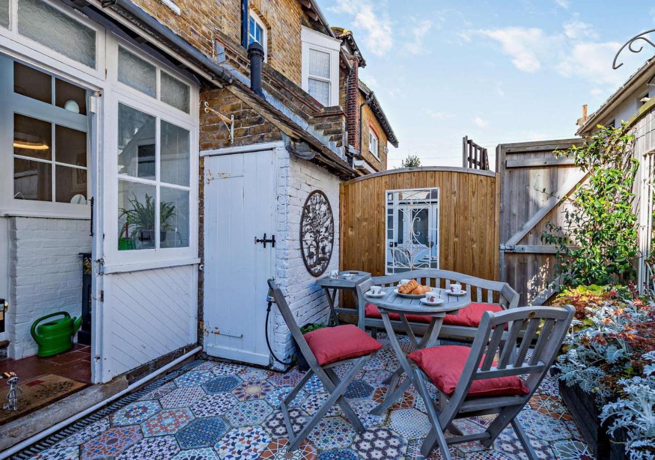 Beachtown Cottage