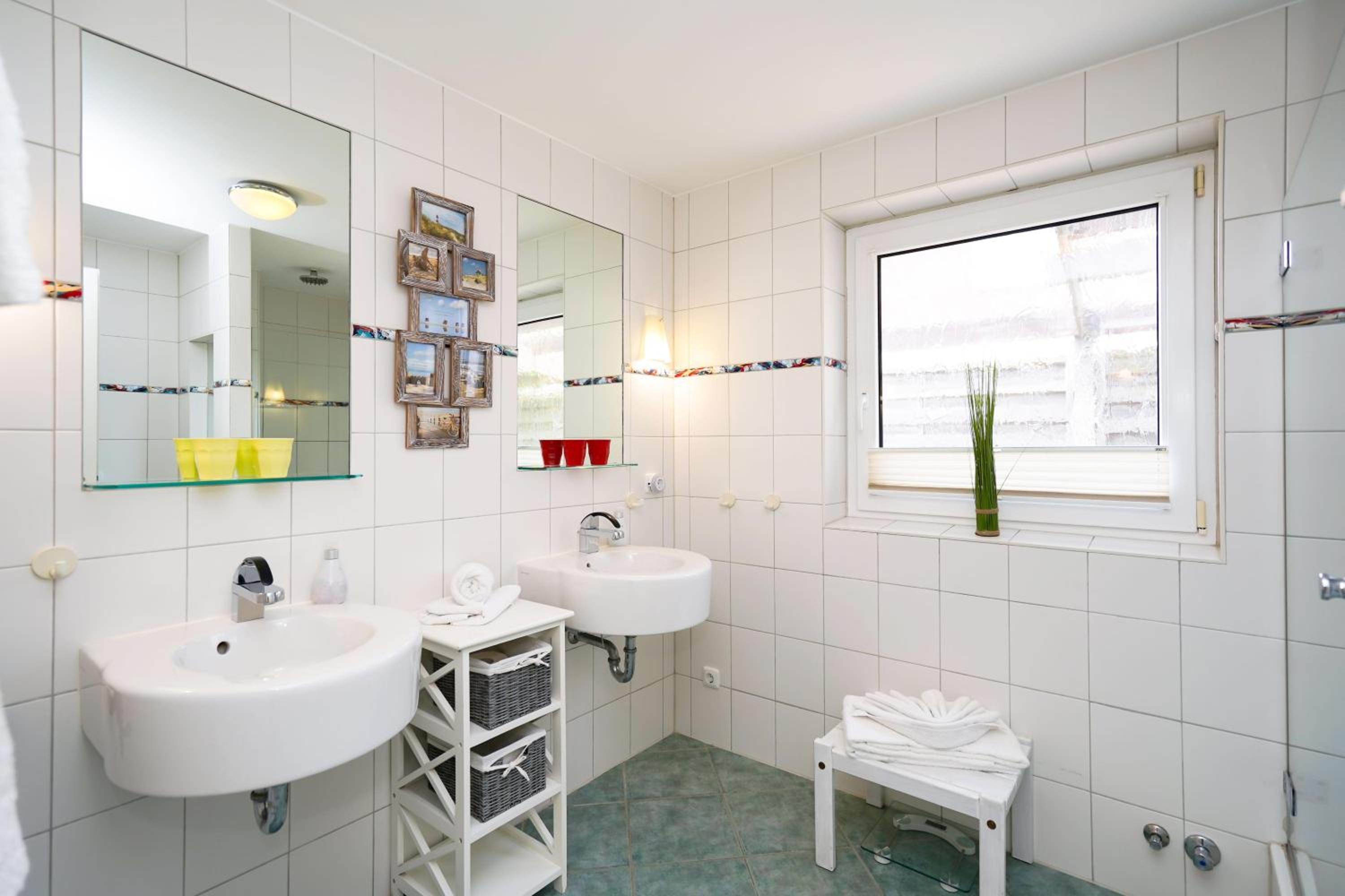 Silwai EG en Tinnum — bathroom