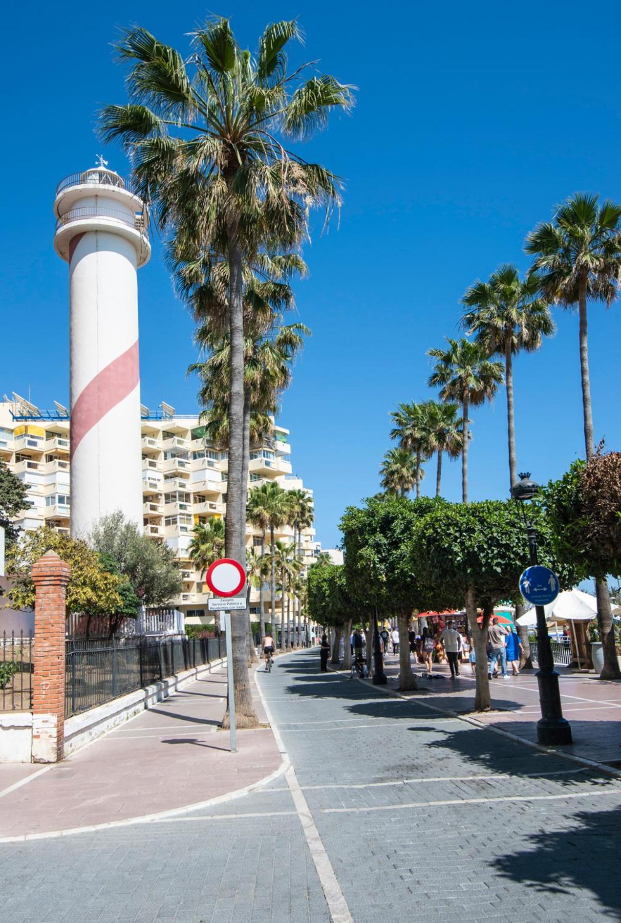 MARBELLA 2000 Estudio en Paseo Marítimo WIFI view 5