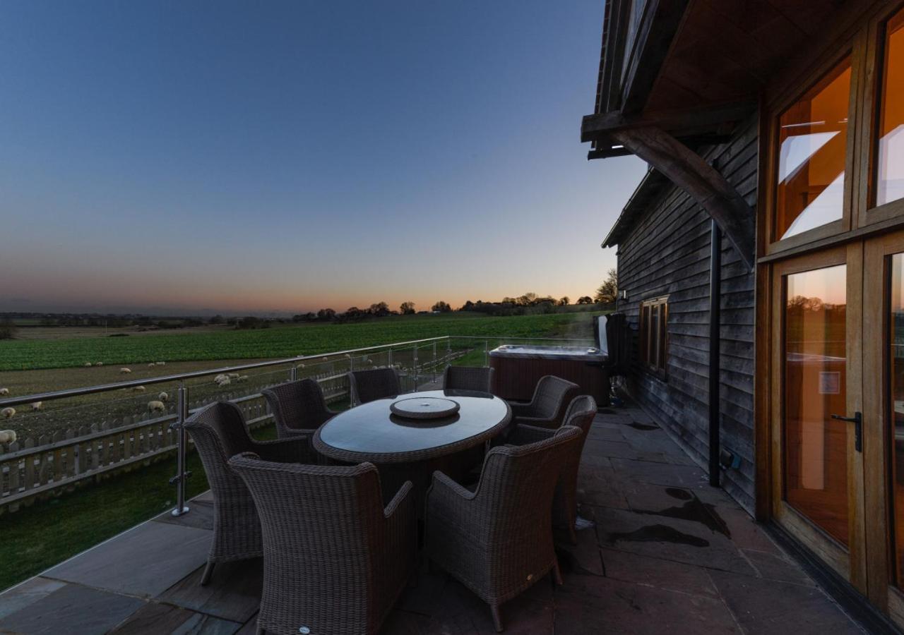4 Bed in Tenterden oc-tn608