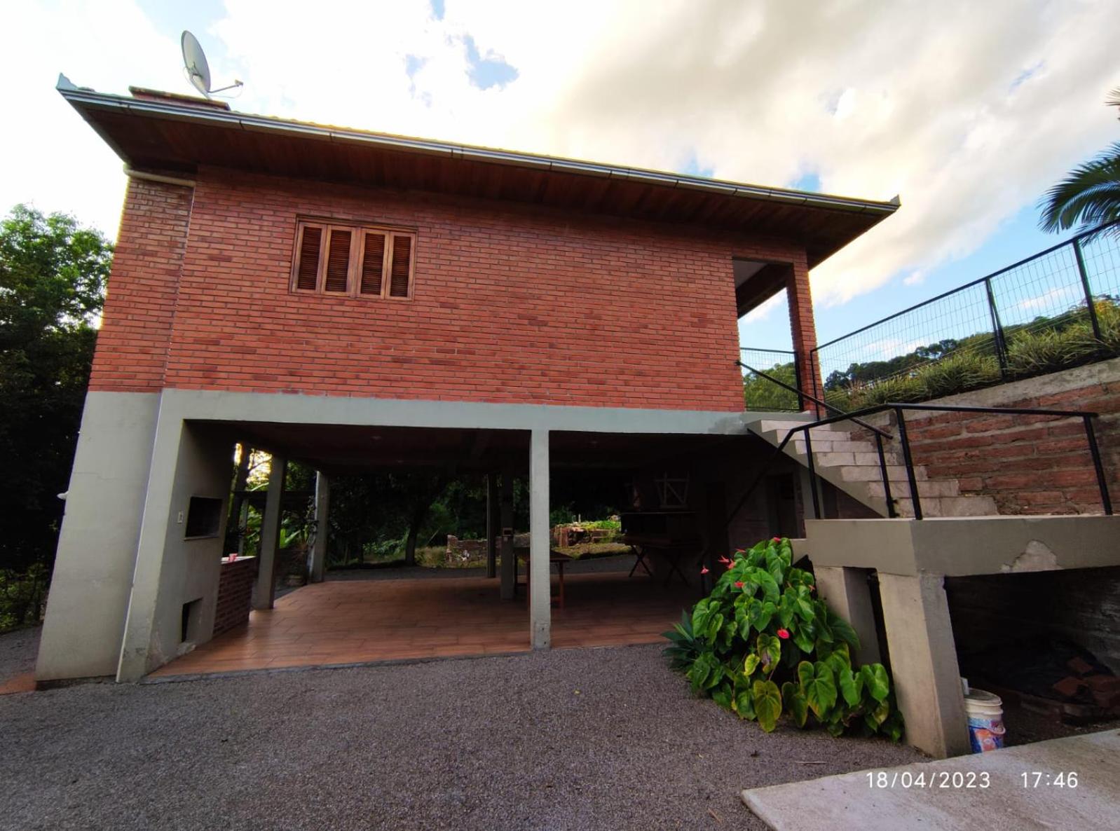 Casa de campo com acesso ao Rio