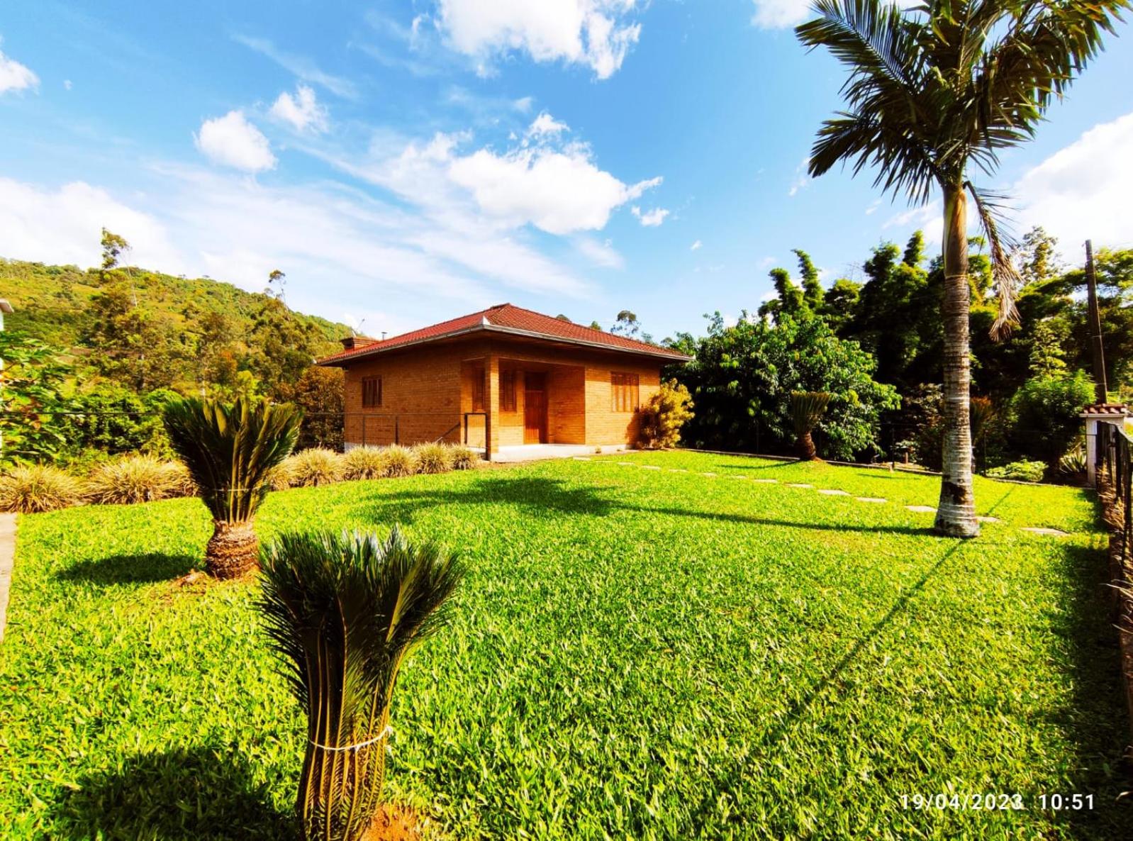 Casa de campo com acesso ao Rio