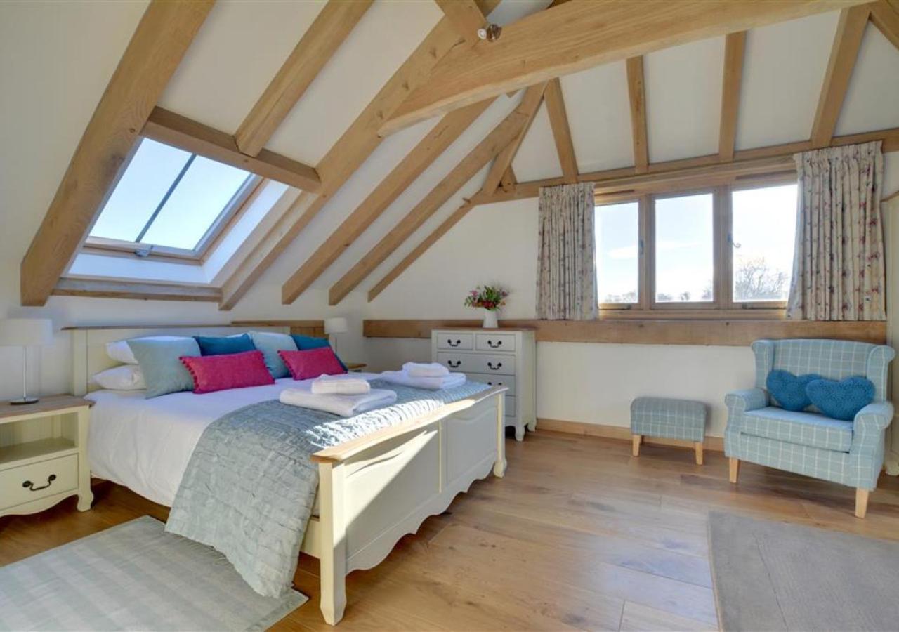 4 Bed in Tenterden oc-tn608