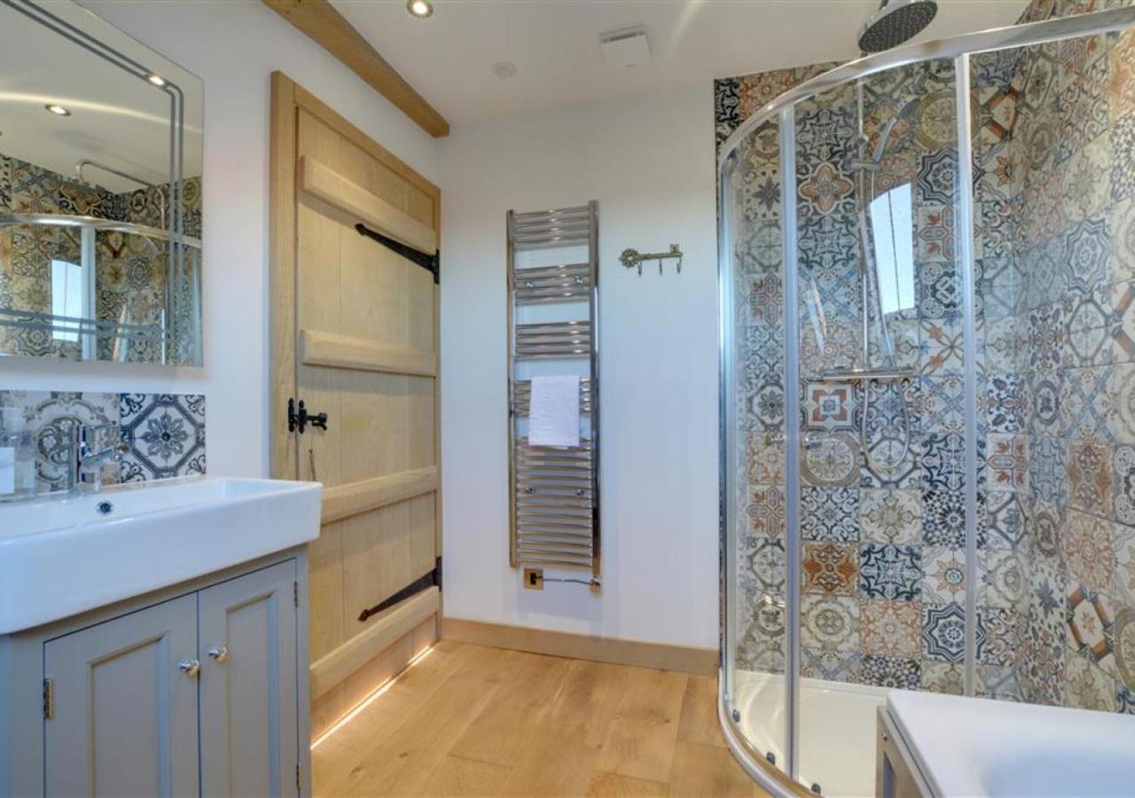 4 Bed in Tenterden oc-tn608
