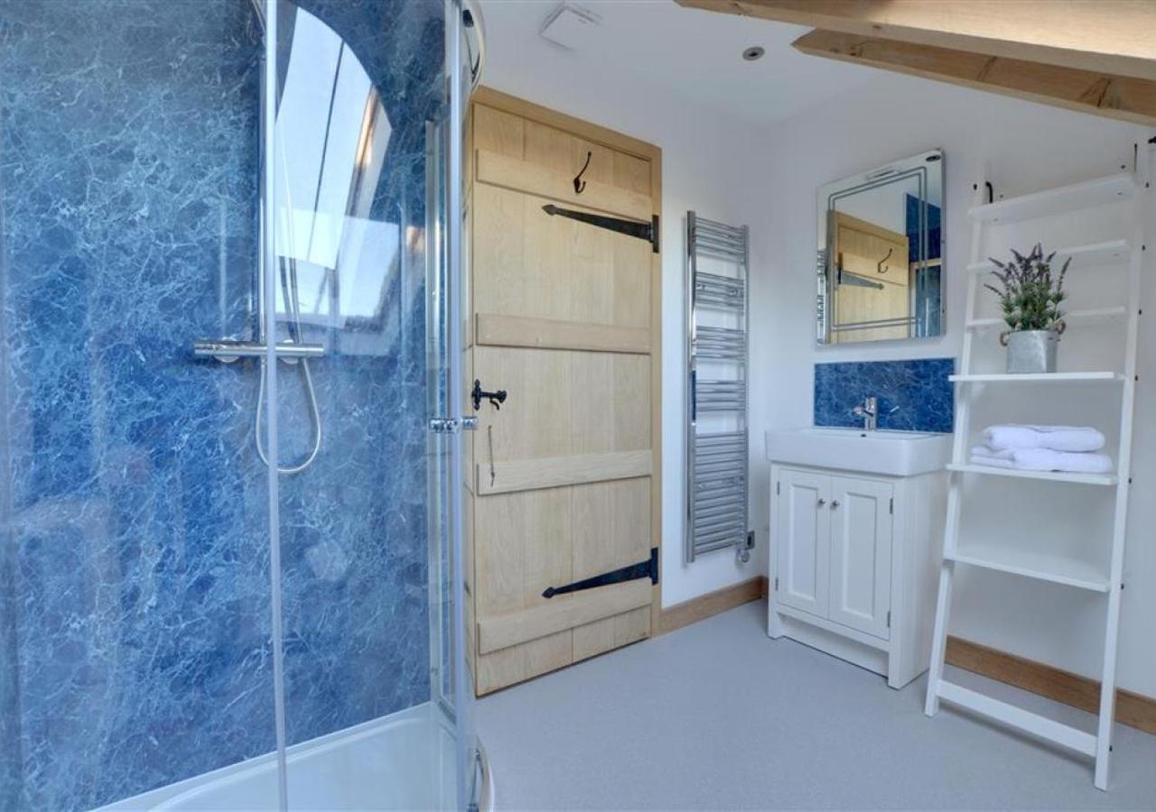 4 Bed in Tenterden oc-tn608