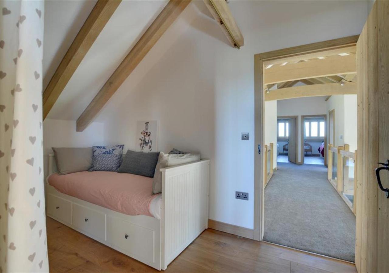 4 Bed in Tenterden oc-tn608
