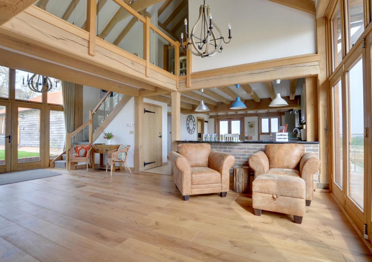 4 Bed in Tenterden oc-tn608