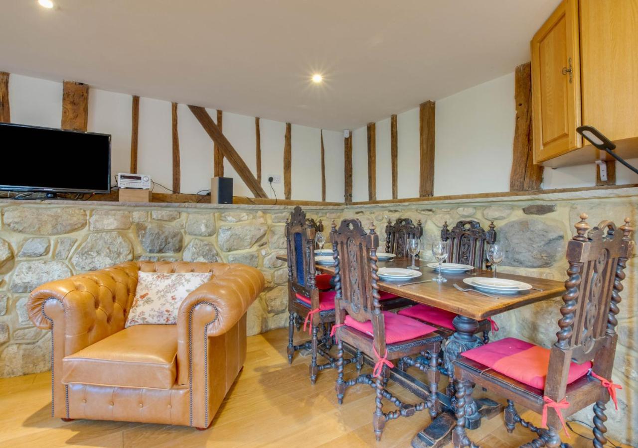 2 Bed in Cranbrook oc-cb594 view 4