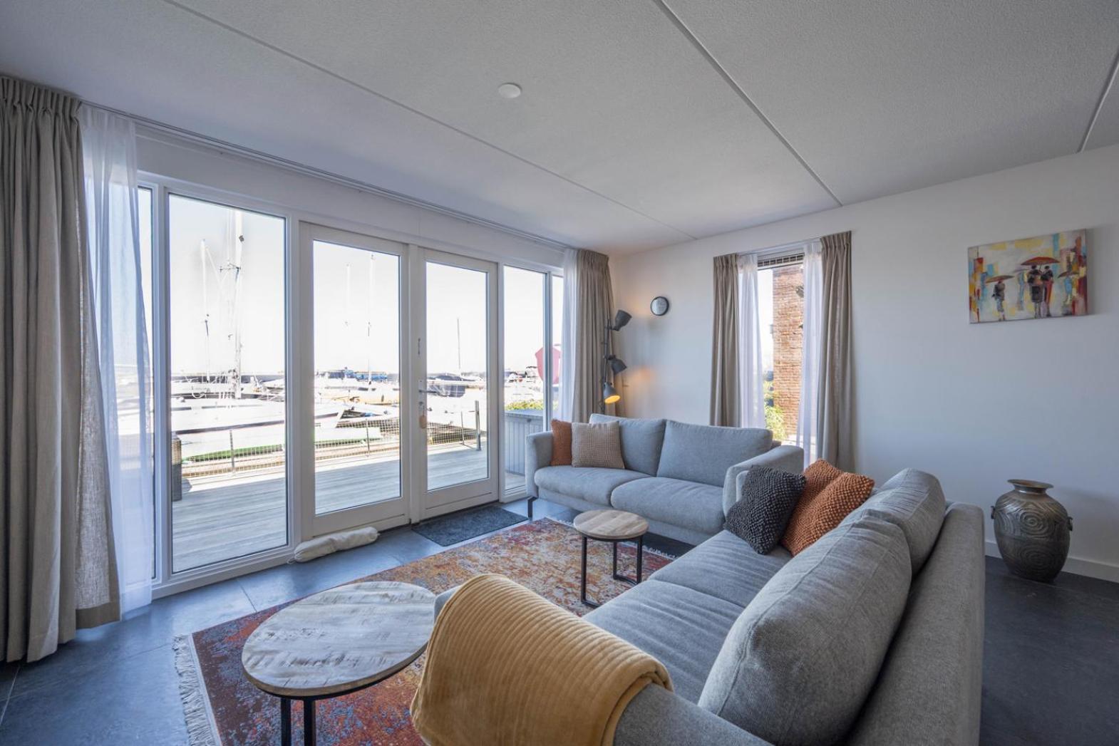 Meerzicht 24 - Luxury family accommodation with beautiful lake side view view 2