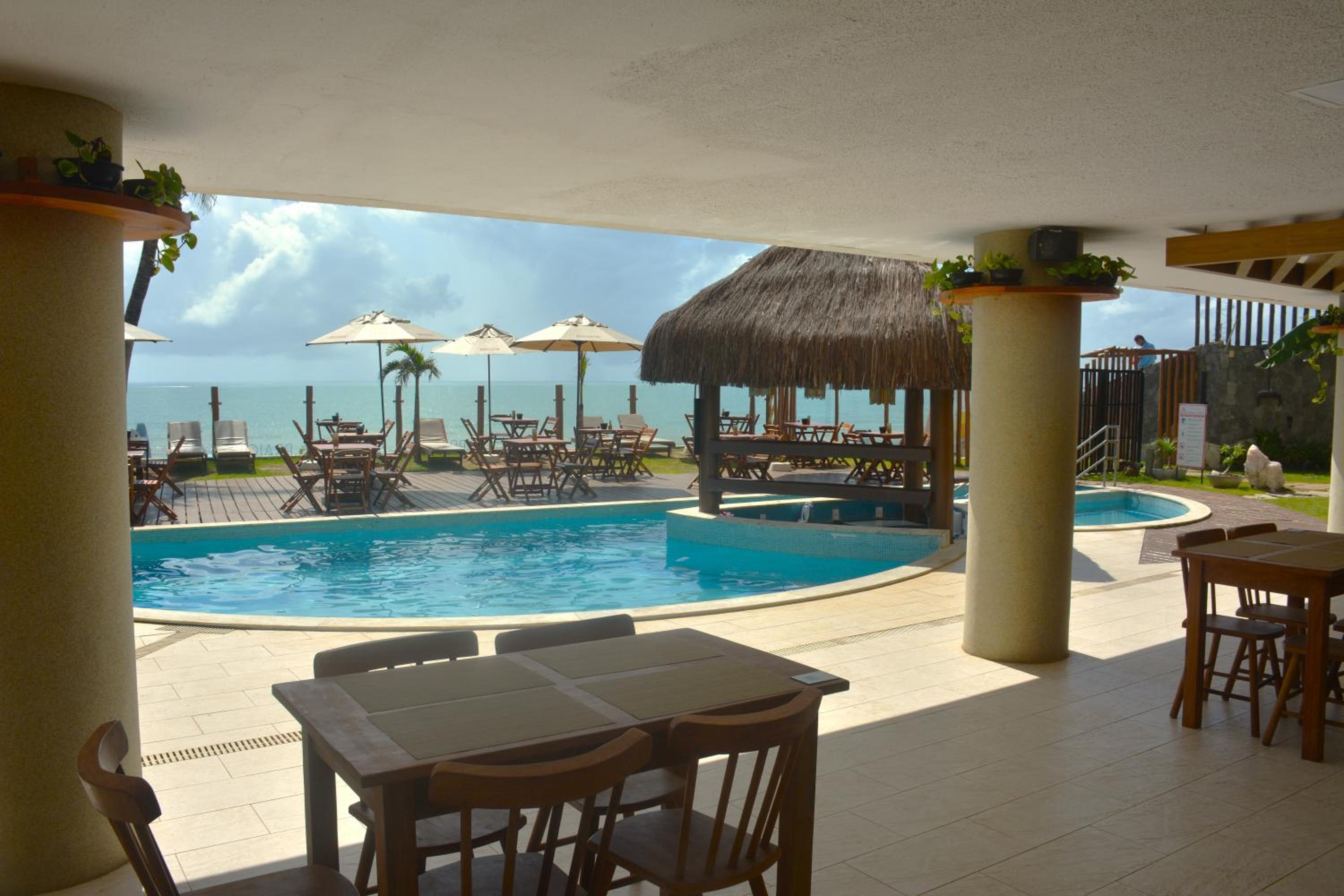Na praia - Elegance 402 Luxo - Lateral vista mar