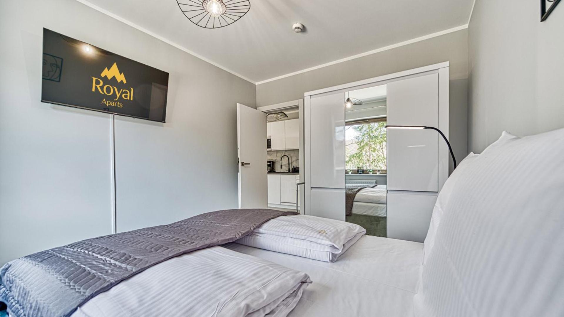 Apartamenty z basenem i saunami STONE HILL RESORT VIP Centrum by Royal Aparts