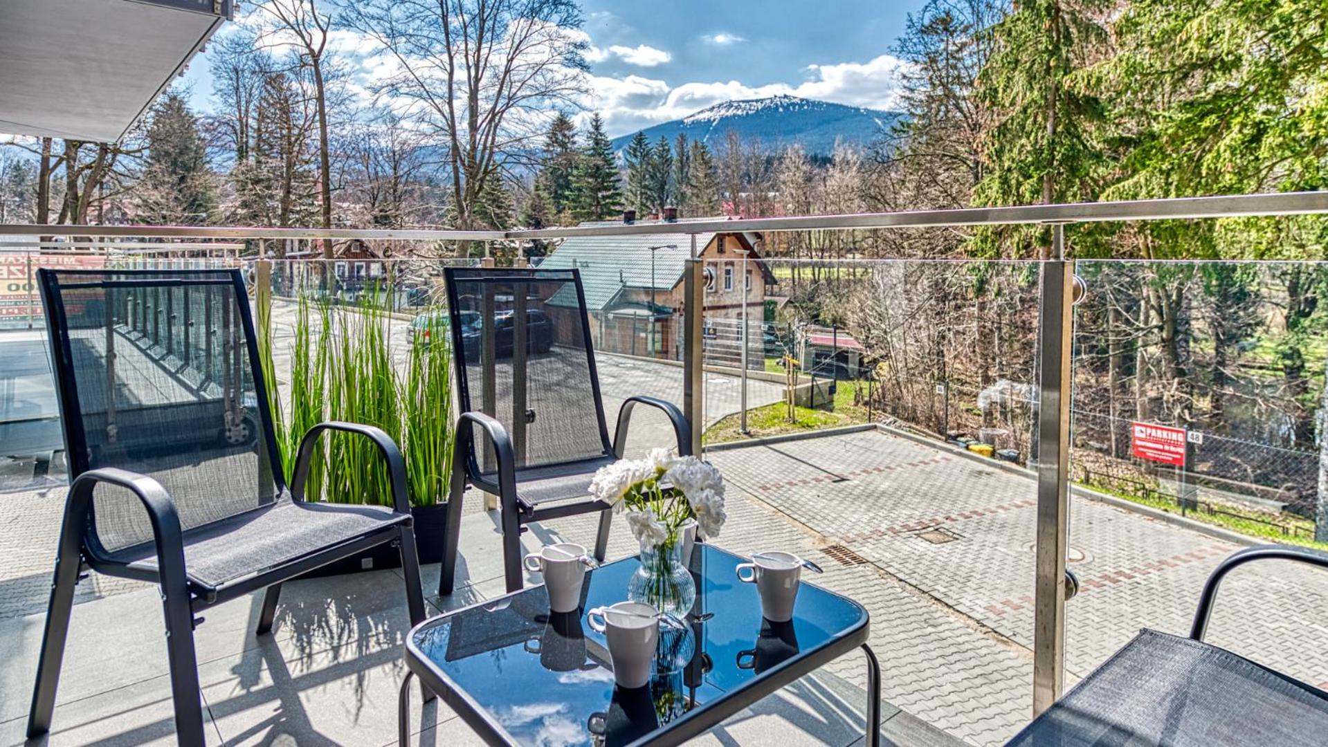 Apartamenty z basenem i saunami STONE HILL RESORT VIP Centrum by Royal Aparts