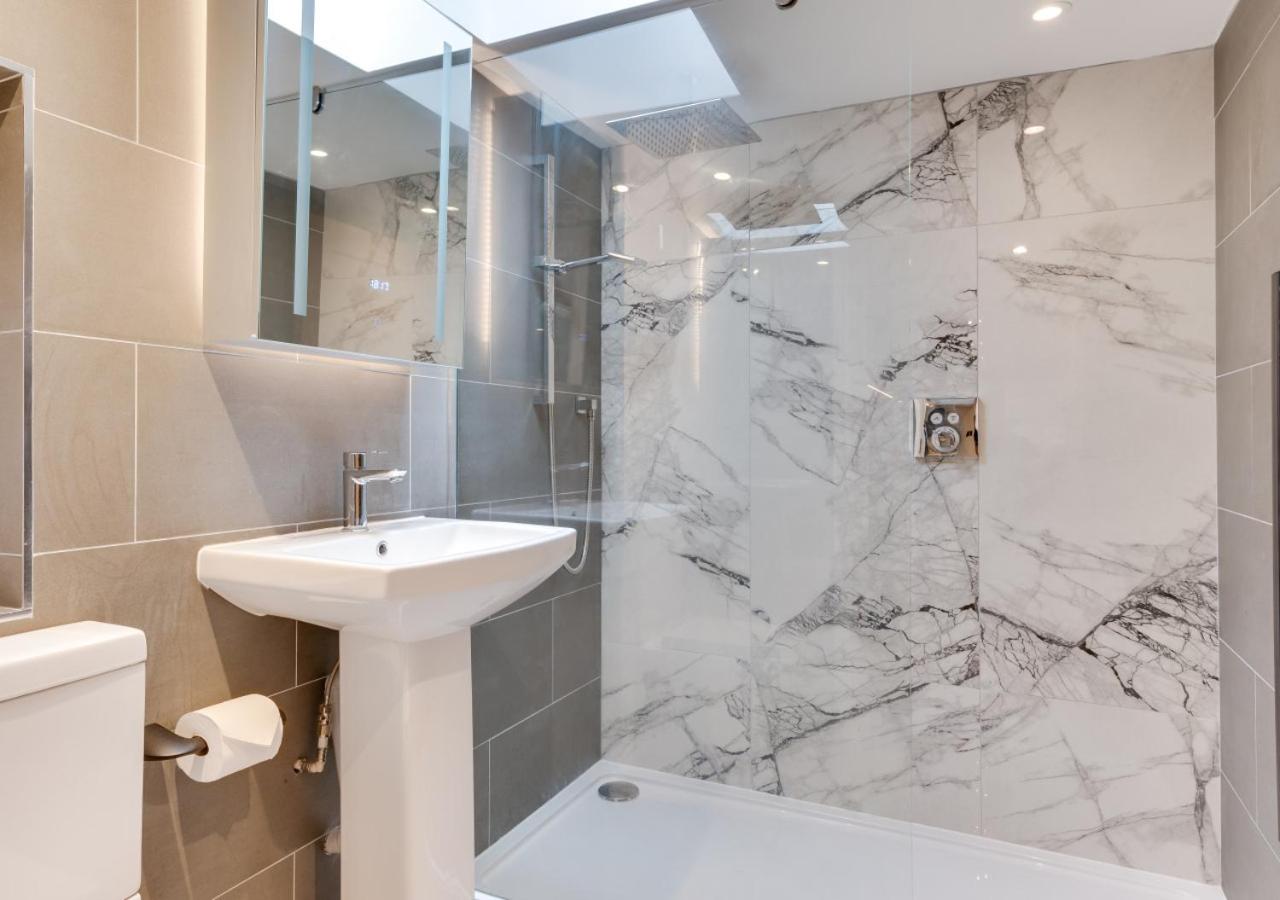 3 Bed in Arundel oc-bt007