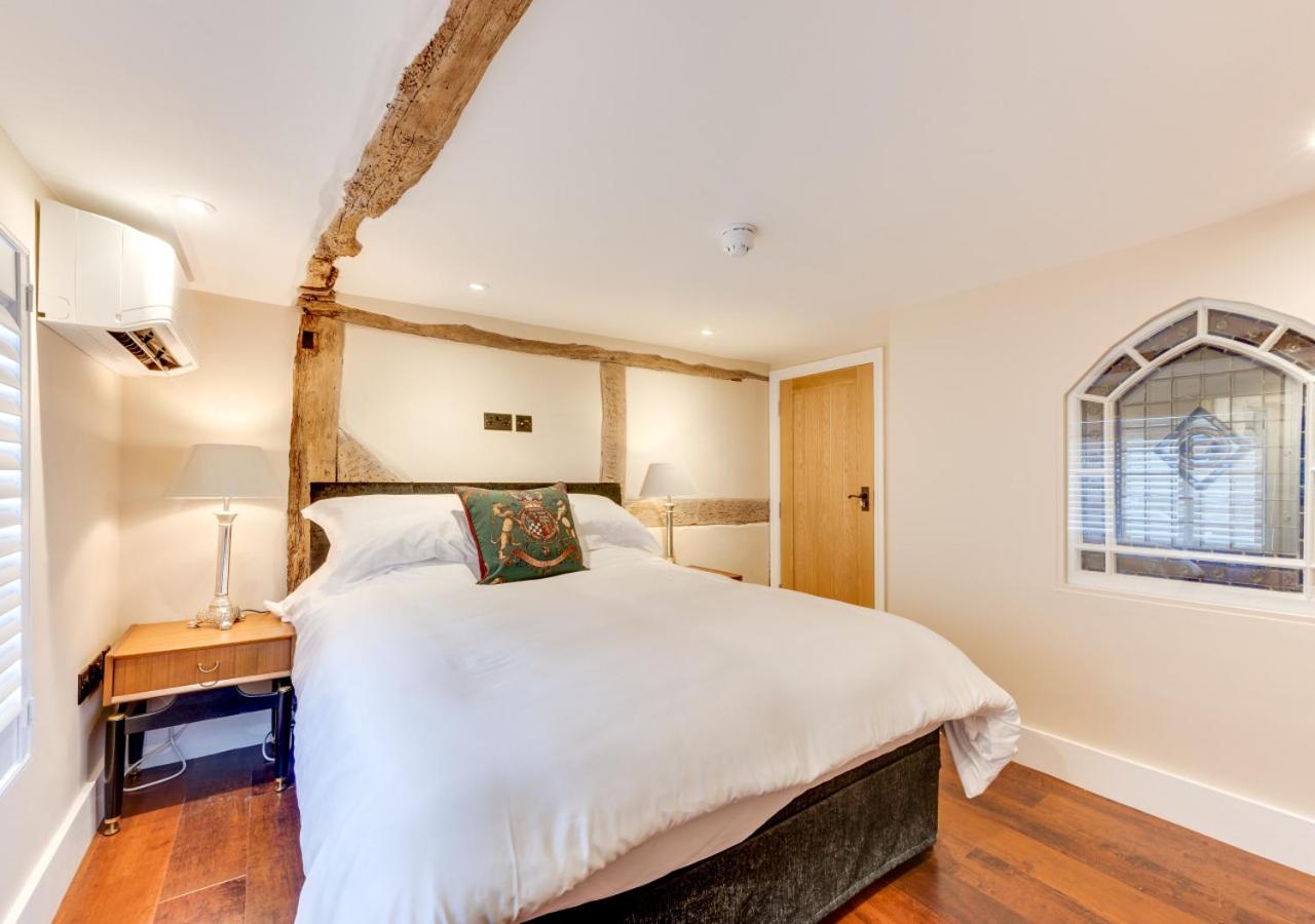 3 Bed in Arundel oc-bt007