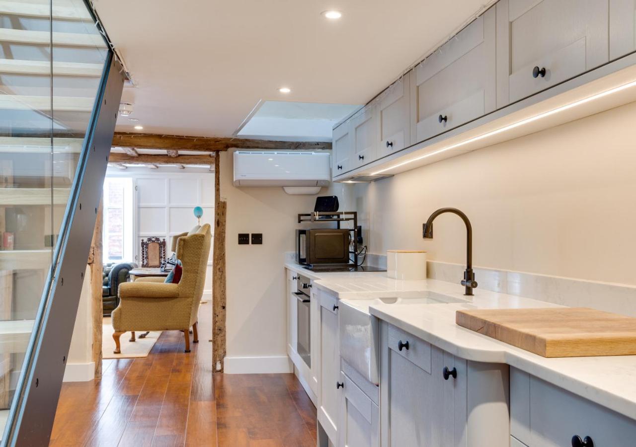 3 Bed in Arundel oc-bt007