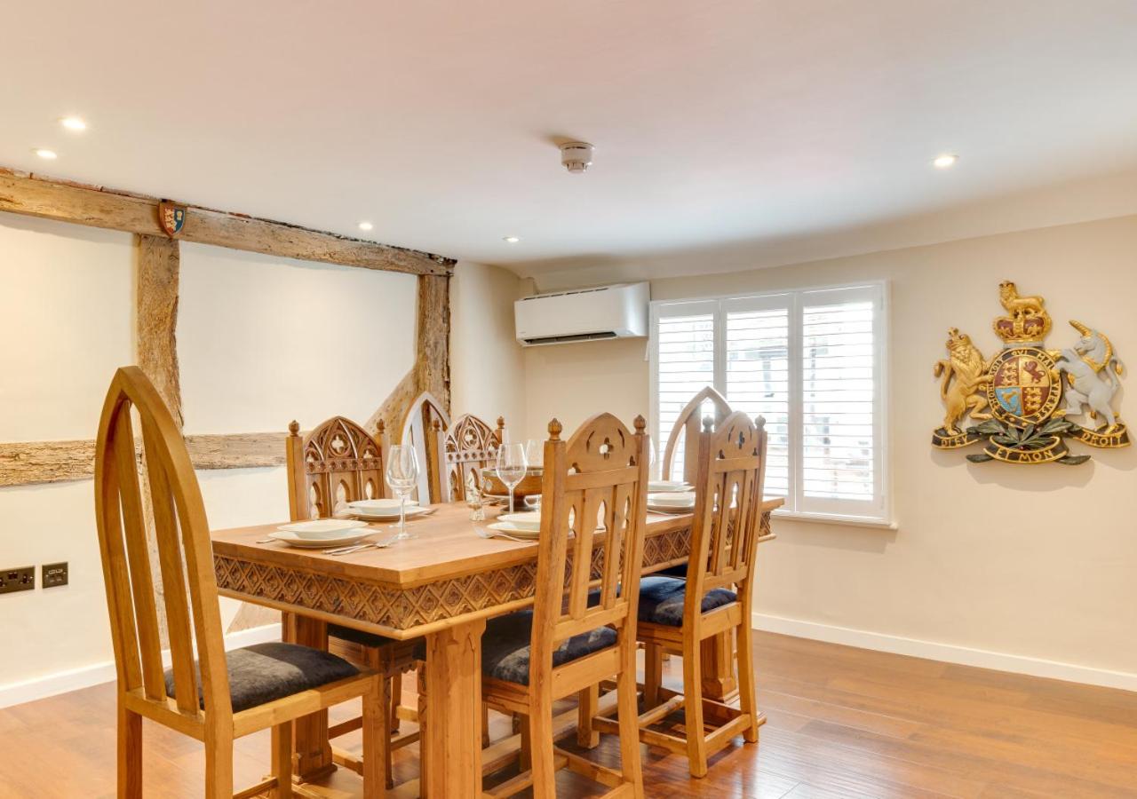 3 Bed in Arundel oc-bt007