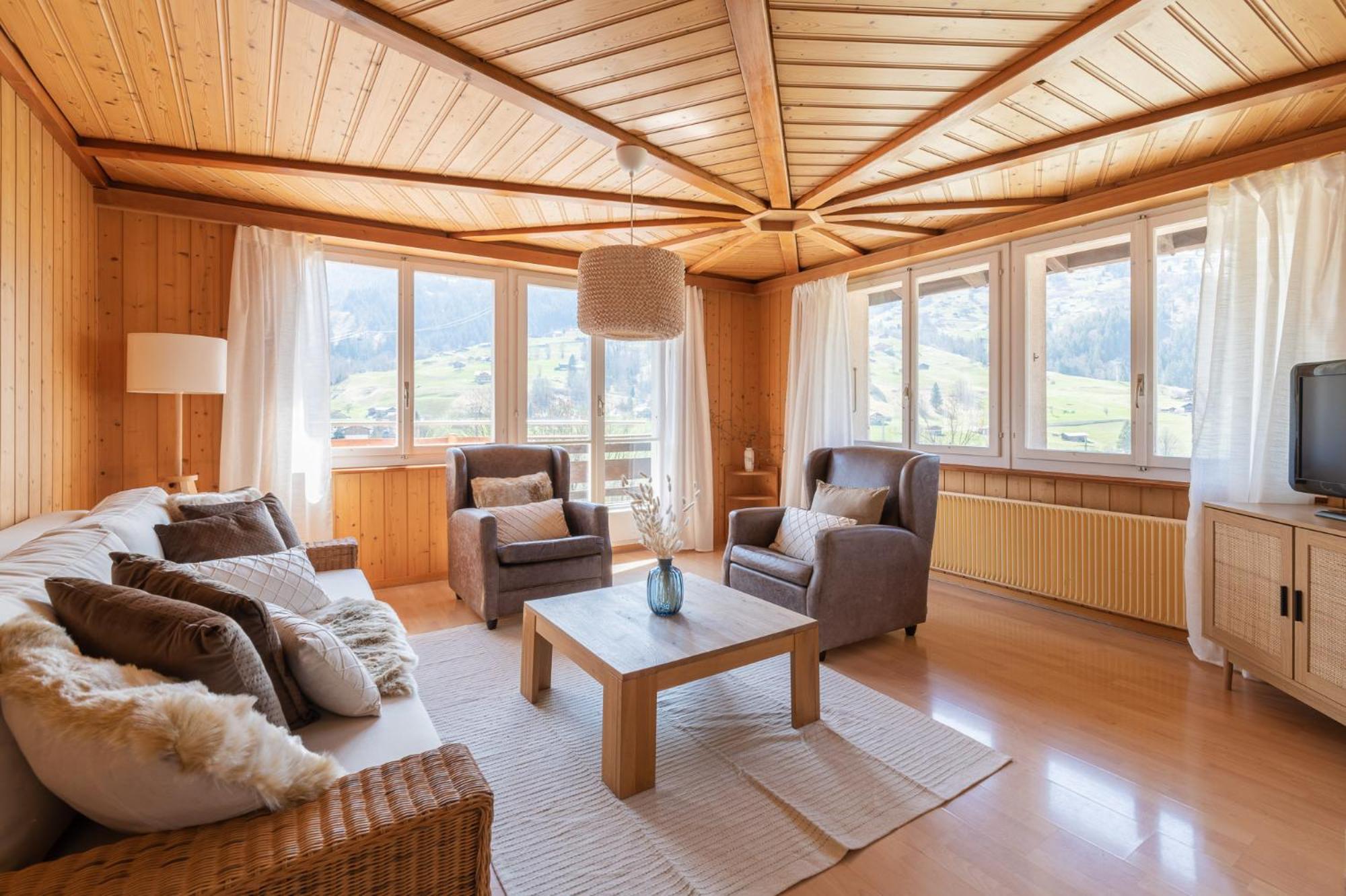 The Eiger Express Apartment - GRINDELHOMES