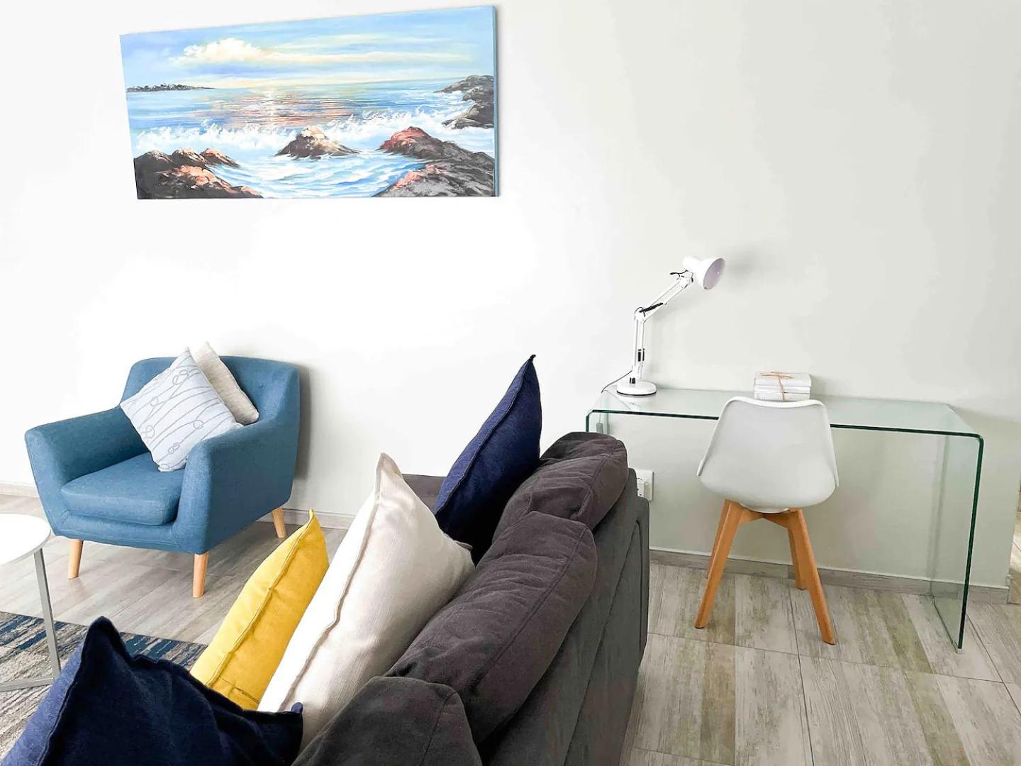 Chic Modern House on Neasden - 2085 view 4