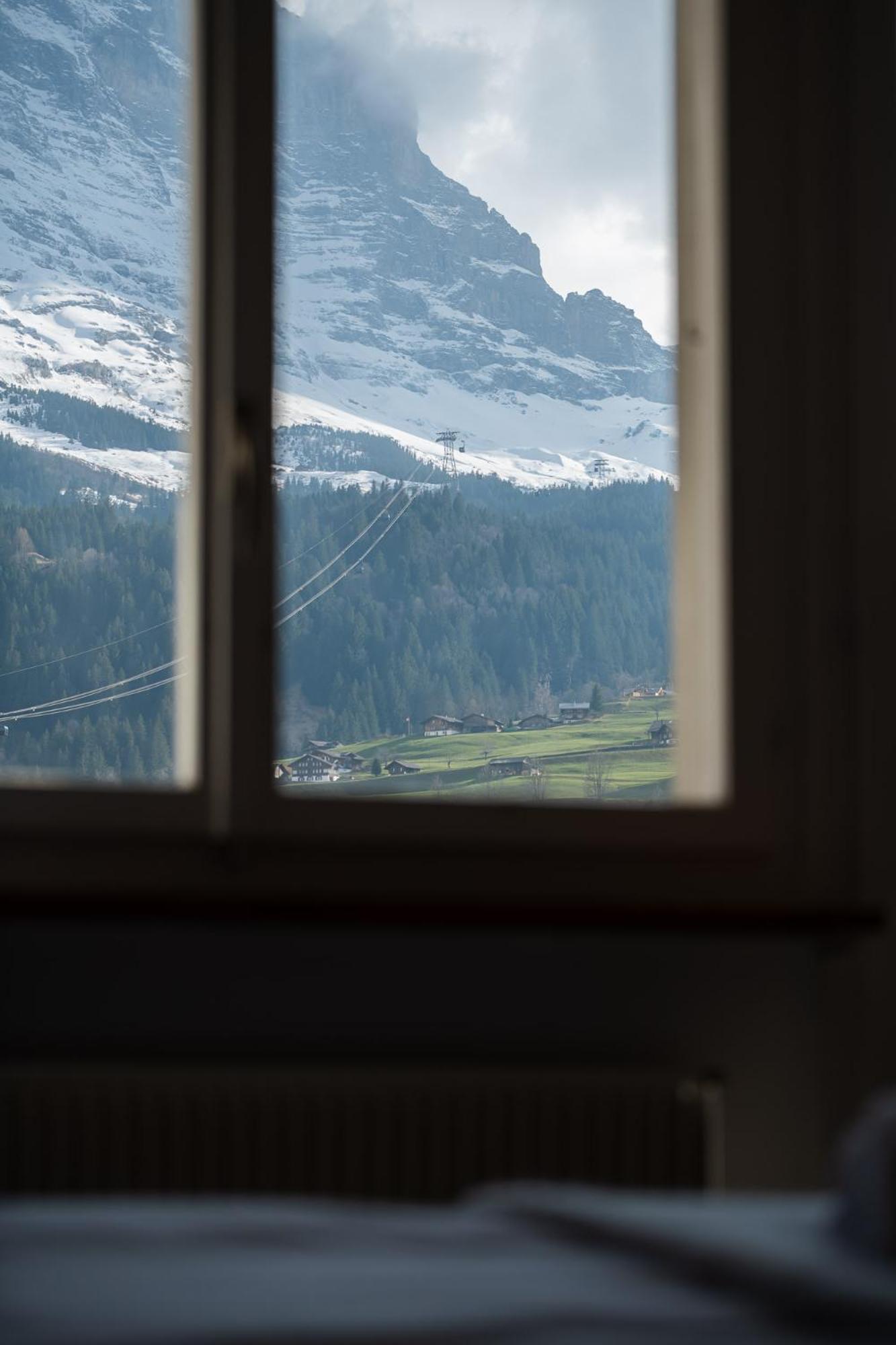 The Eiger Express Apartment - GRINDELHOMES