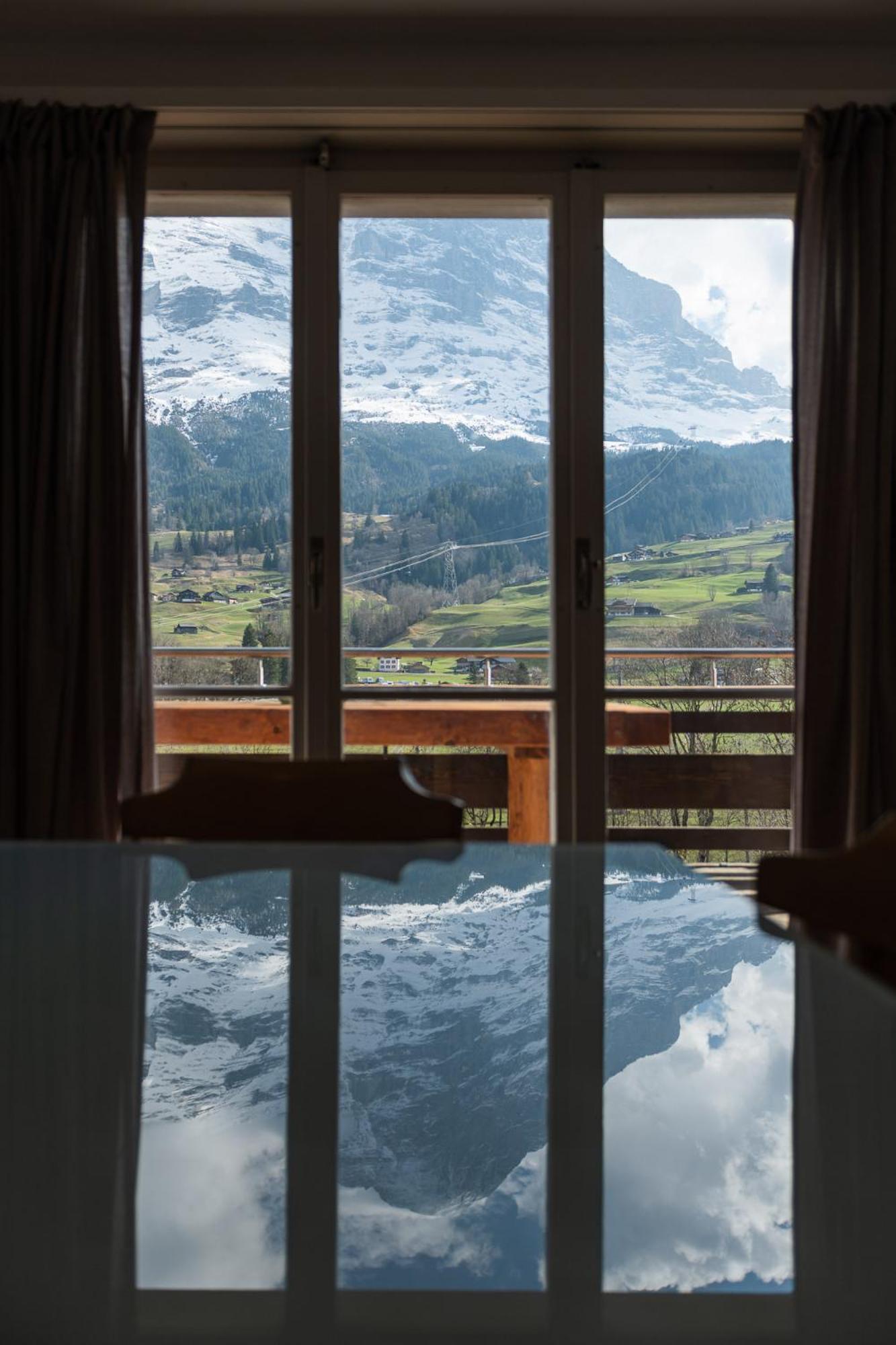The Eiger Express Apartment - GRINDELHOMES