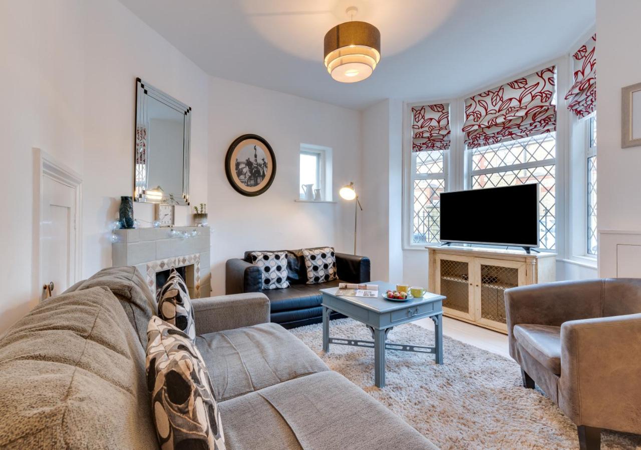 3 Bed in Broadstairs oc-th006