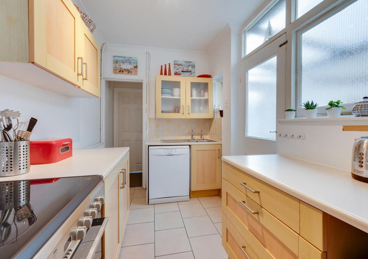 3 Bed in Broadstairs oc-th006