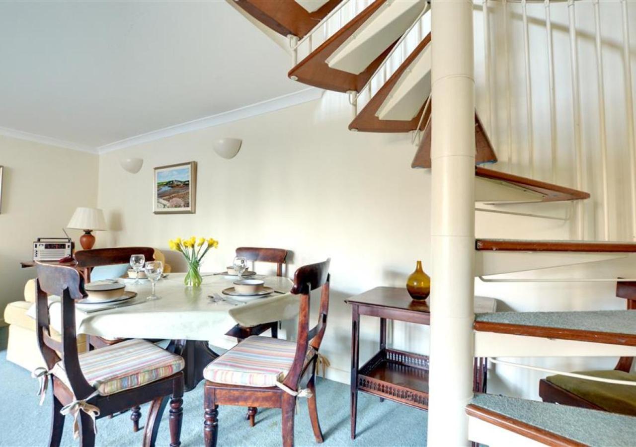 Royal Tunbridge Wells Vacations - Stable Mews Cottage - Property Image 2
