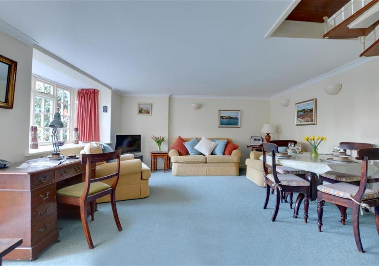 Royal Tunbridge Wells Vacations - Stable Mews Cottage - Property Image 4